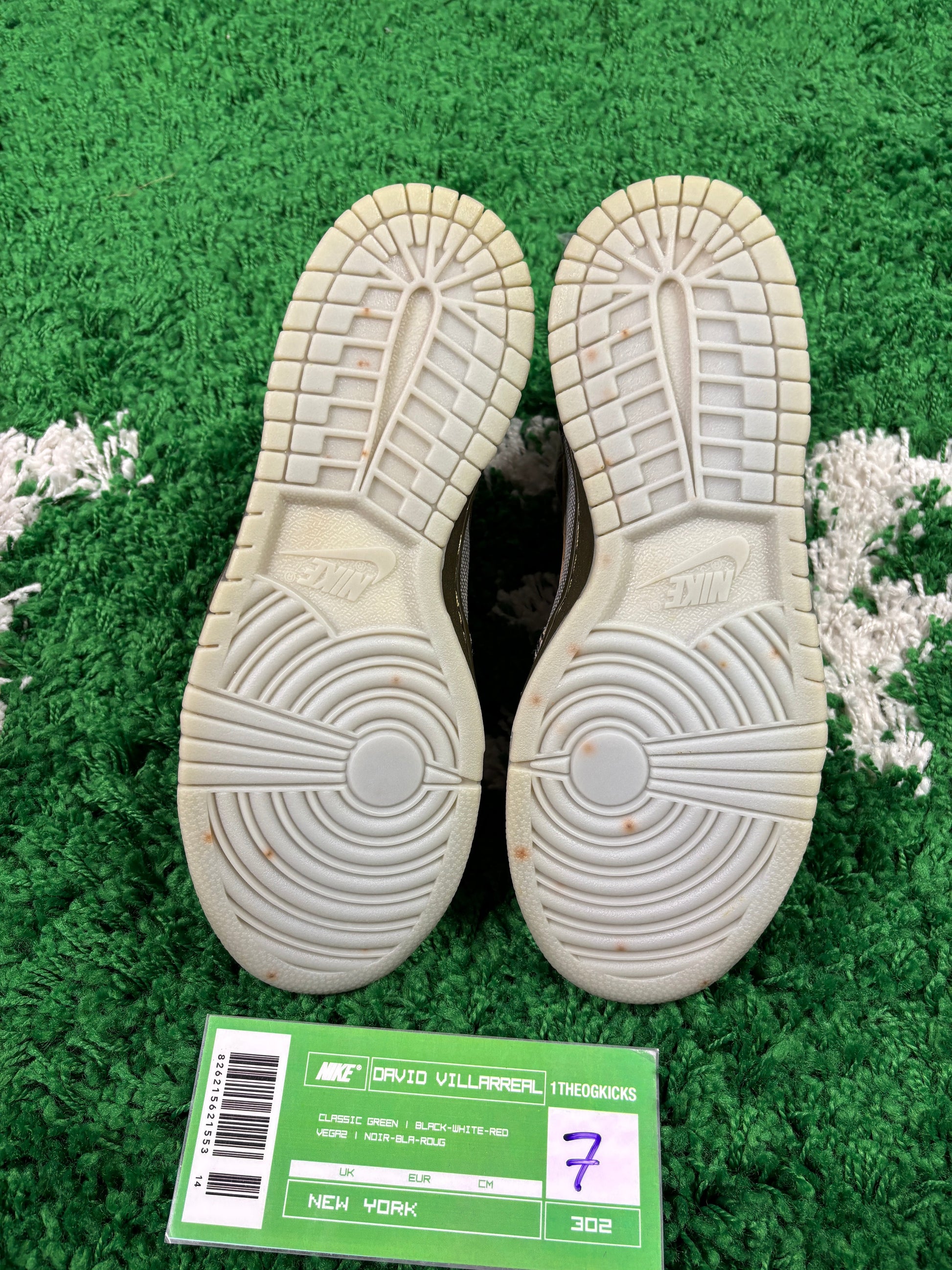 Nike Coraline - Size 7
