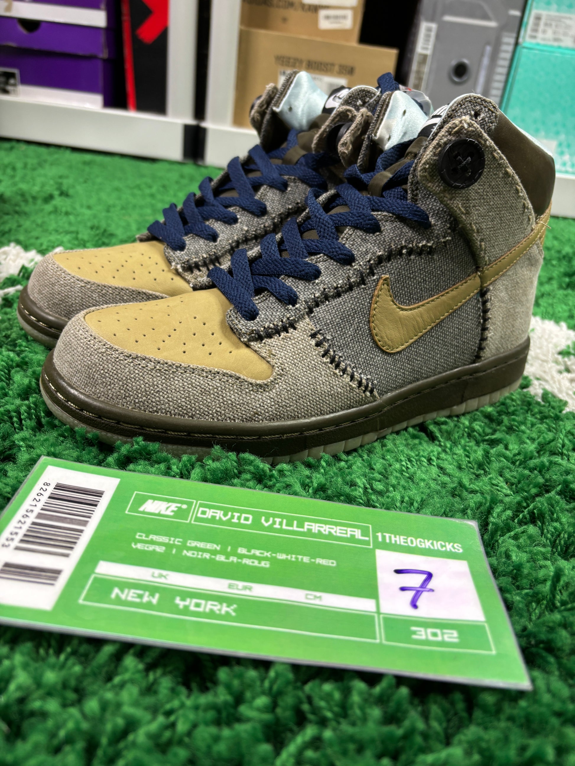 Nike Coraline - Size 7