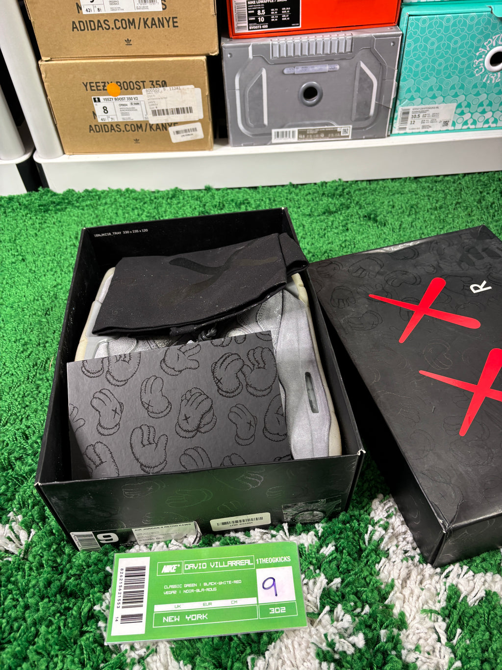 Jordan 4 Kaws Grey - Size 9