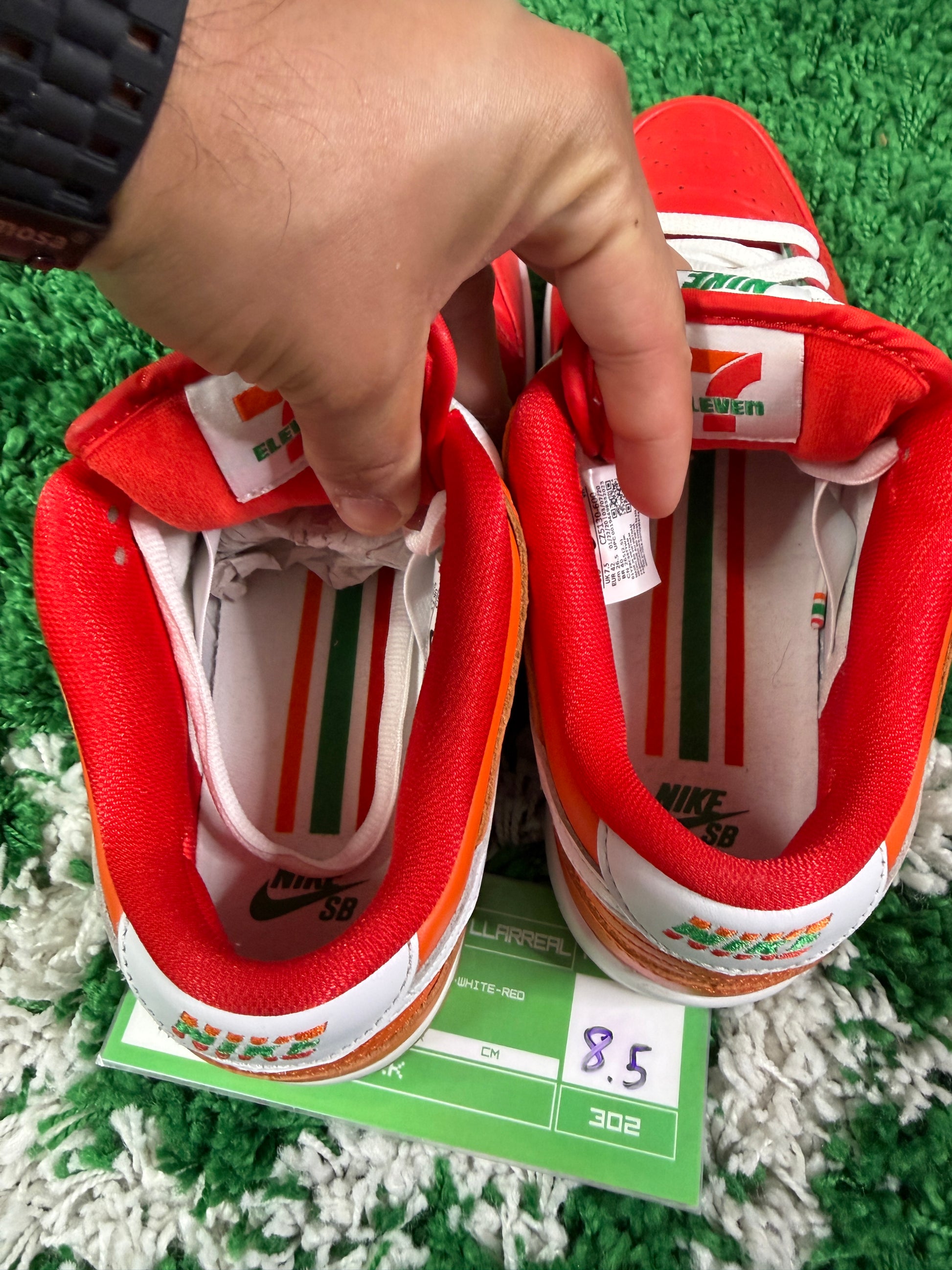 Nike Sb 7/11 - Size 8.5