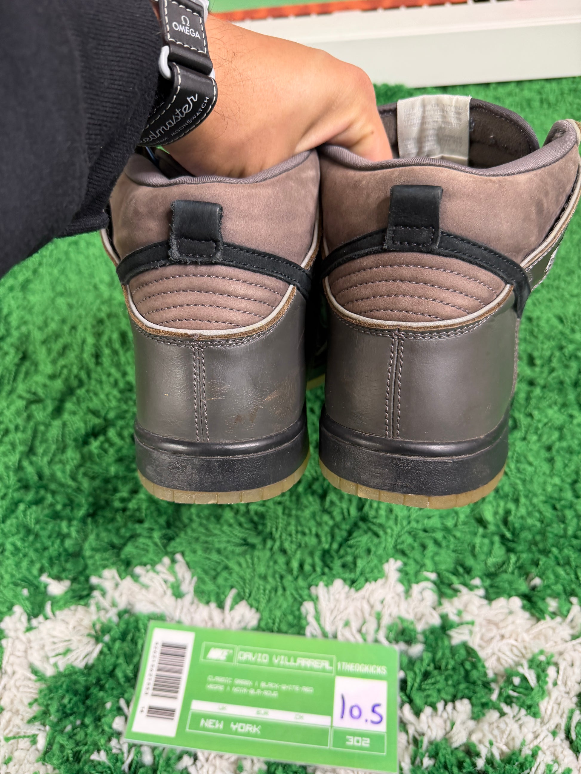 Nike Sb MF DOOM w/ Super 7 Figure - Size 10.5