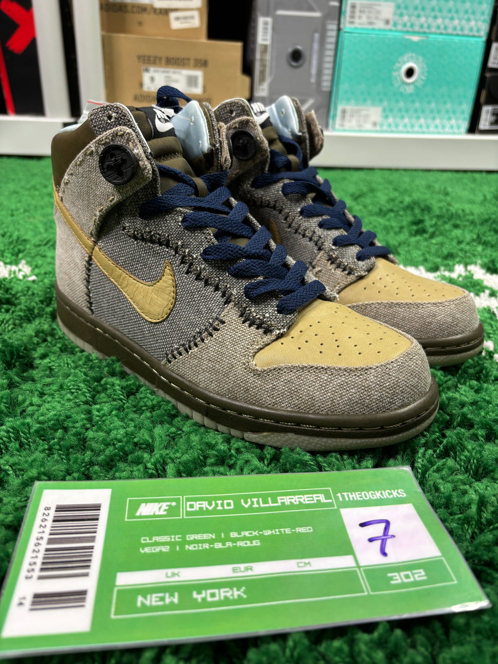 Nike Coraline - Size 7
