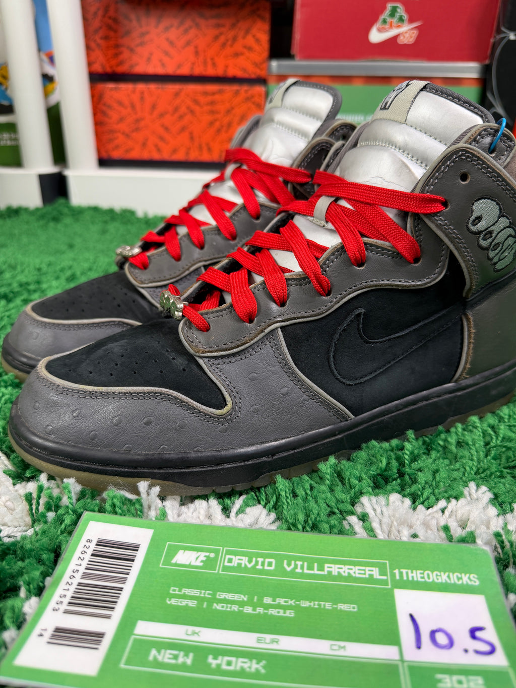 Nike Sb MF DOOM w/ Super 7 Figure - Size 10.5