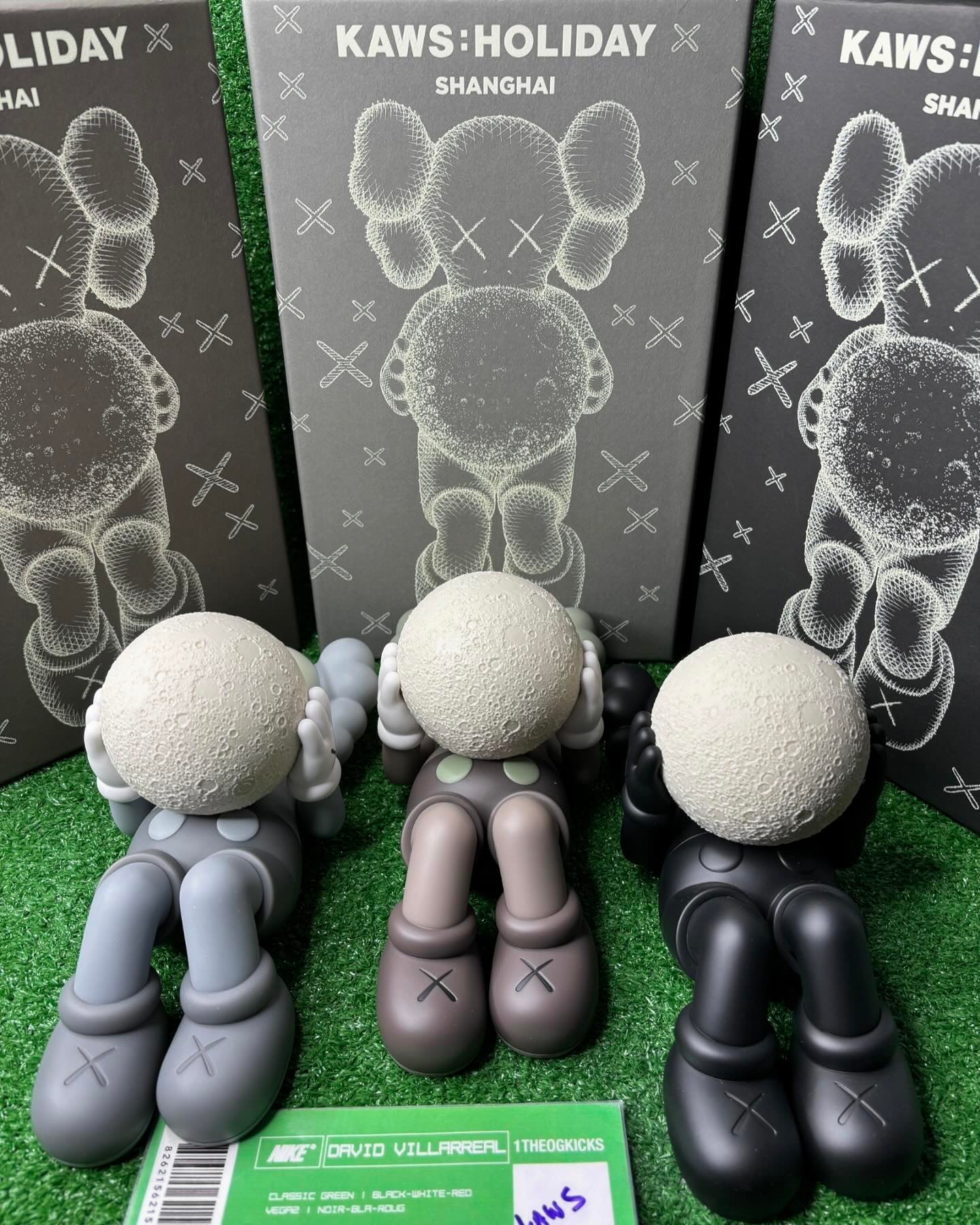 Kaws Holiday Shanghai Set