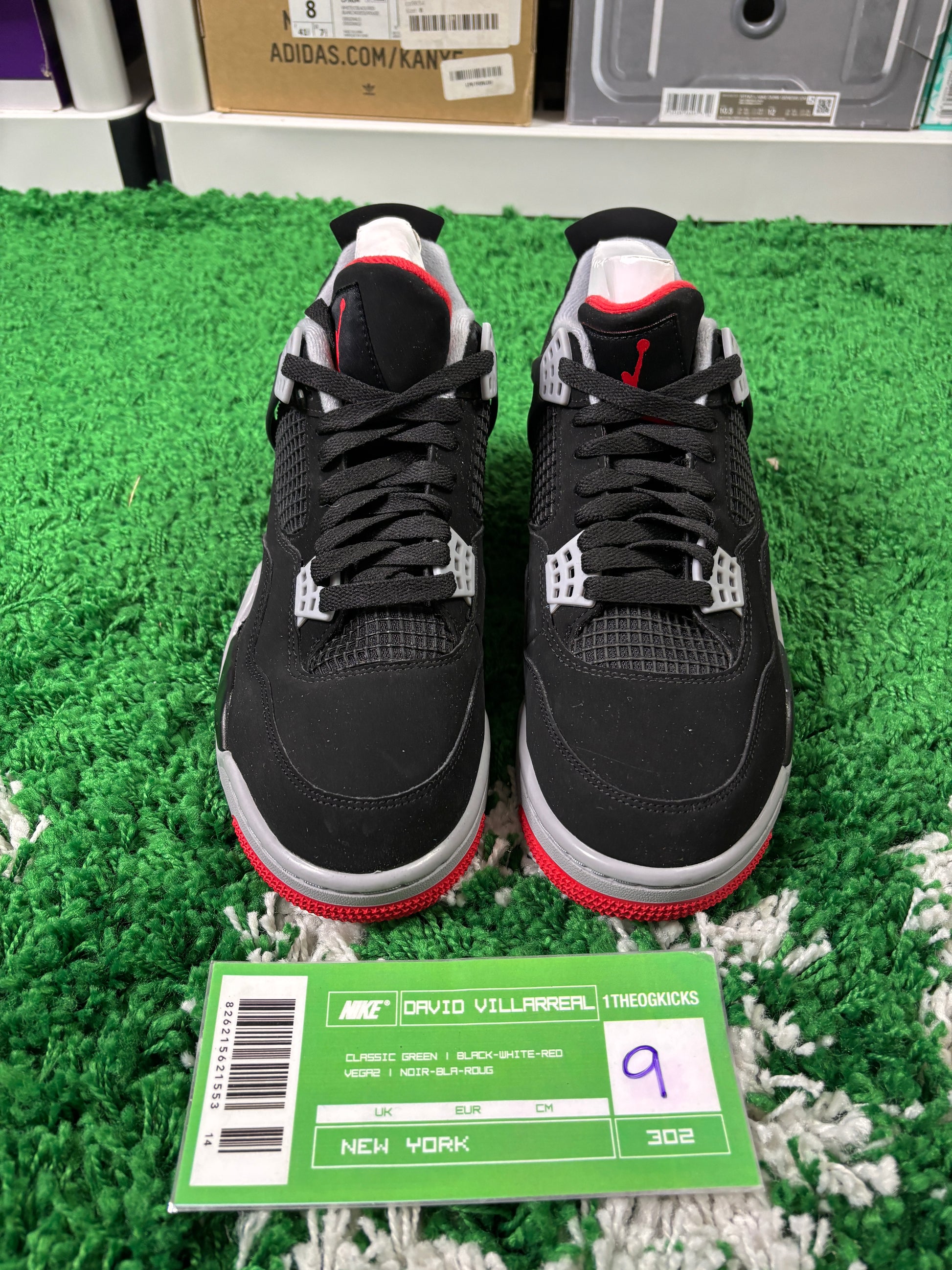 Jordan 4 Bred - Size 9