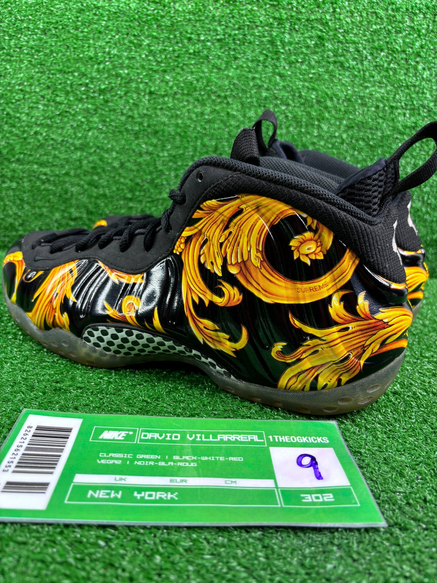 Nike Supreme Foamposite - Size 9