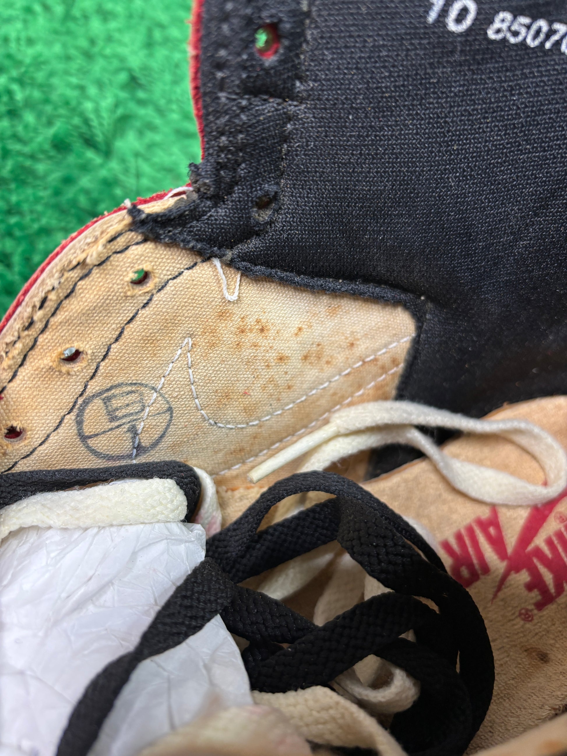 Air Jordan 1 Chicago 1985 - Size 10