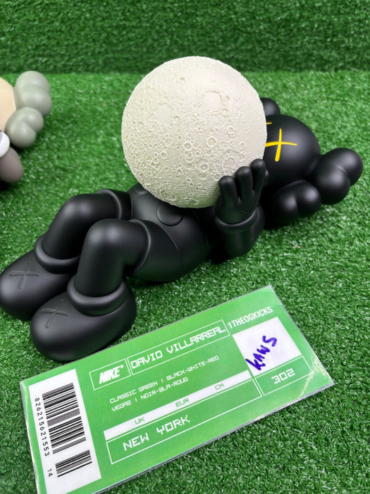 Kaws Holiday Shanghai Black -