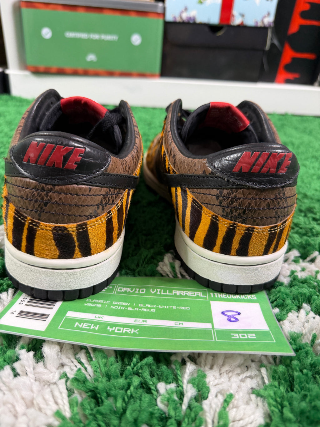 Nike Beast Pack - Size 8