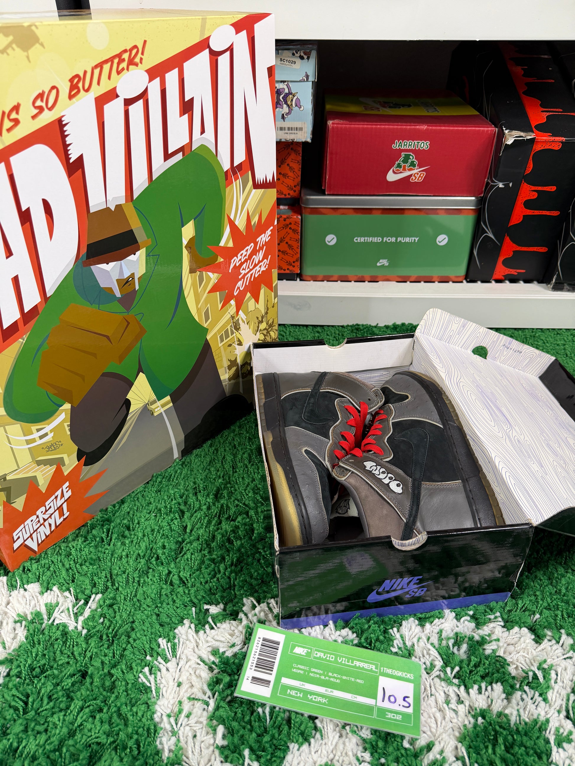 Nike Sb MF DOOM w/ Super 7 Figure - Size 10.5