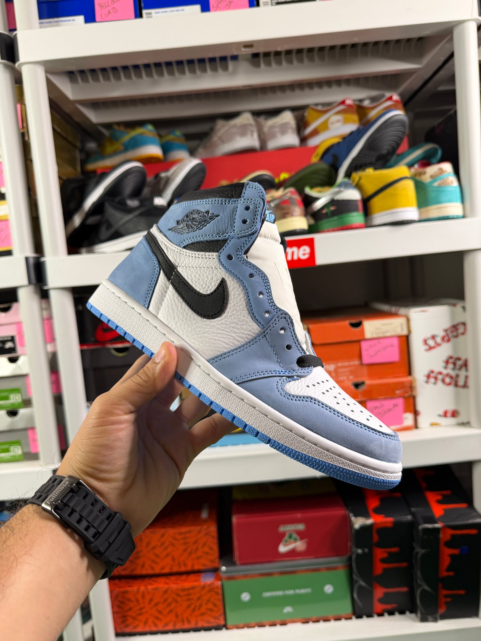 Jordan 1 University Blue - Size 8.5