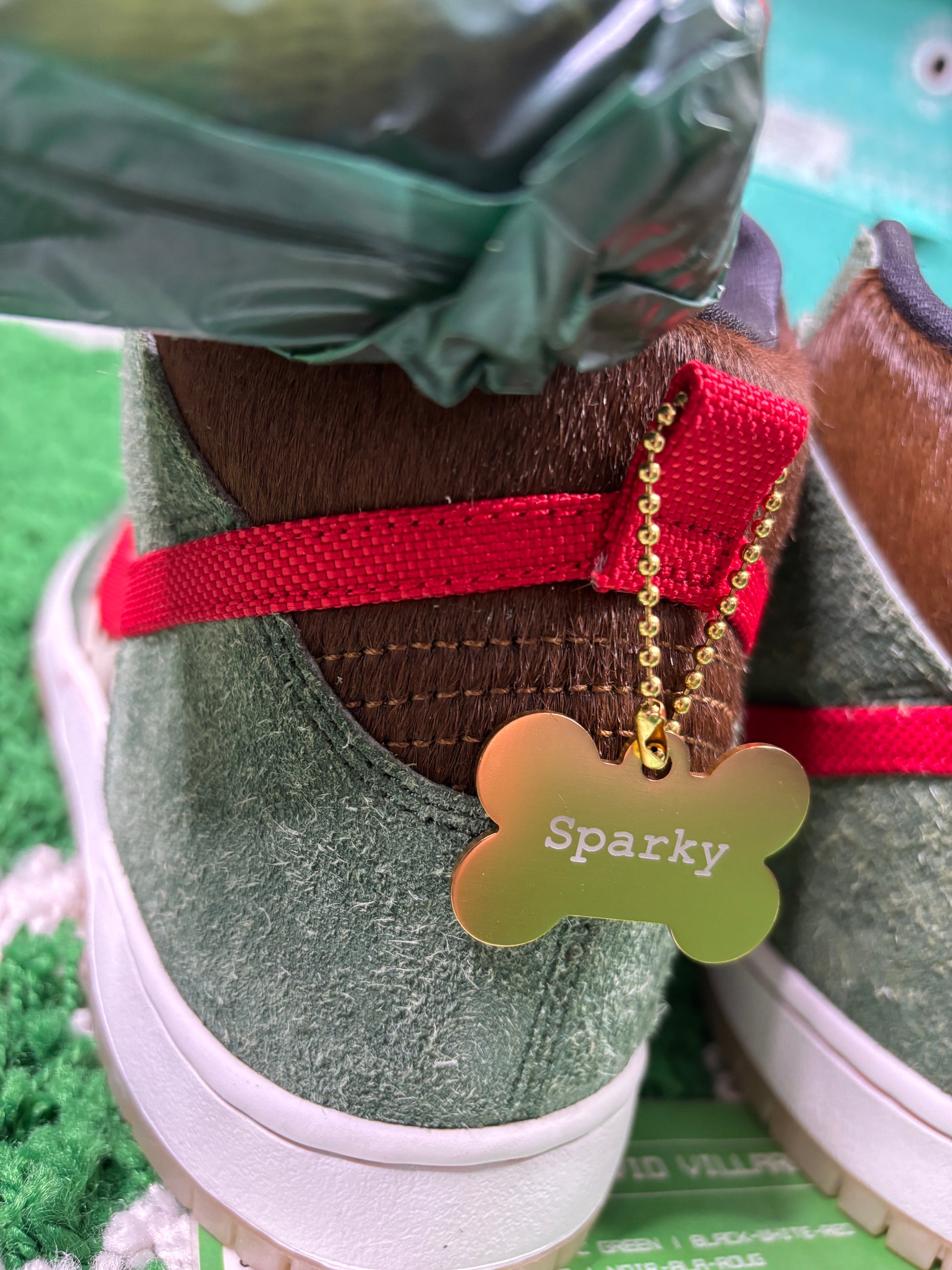 Nike Sb Dog Walkers Special Box W/ Leash - Size 9