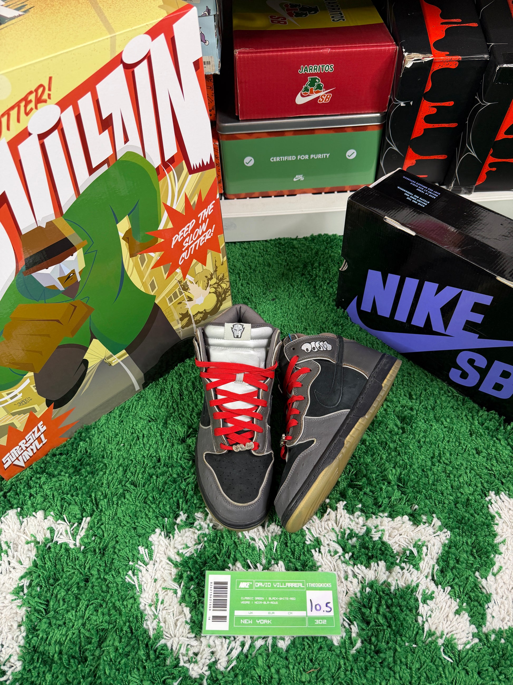 Nike Sb MF DOOM w/ Super 7 Figure - Size 10.5