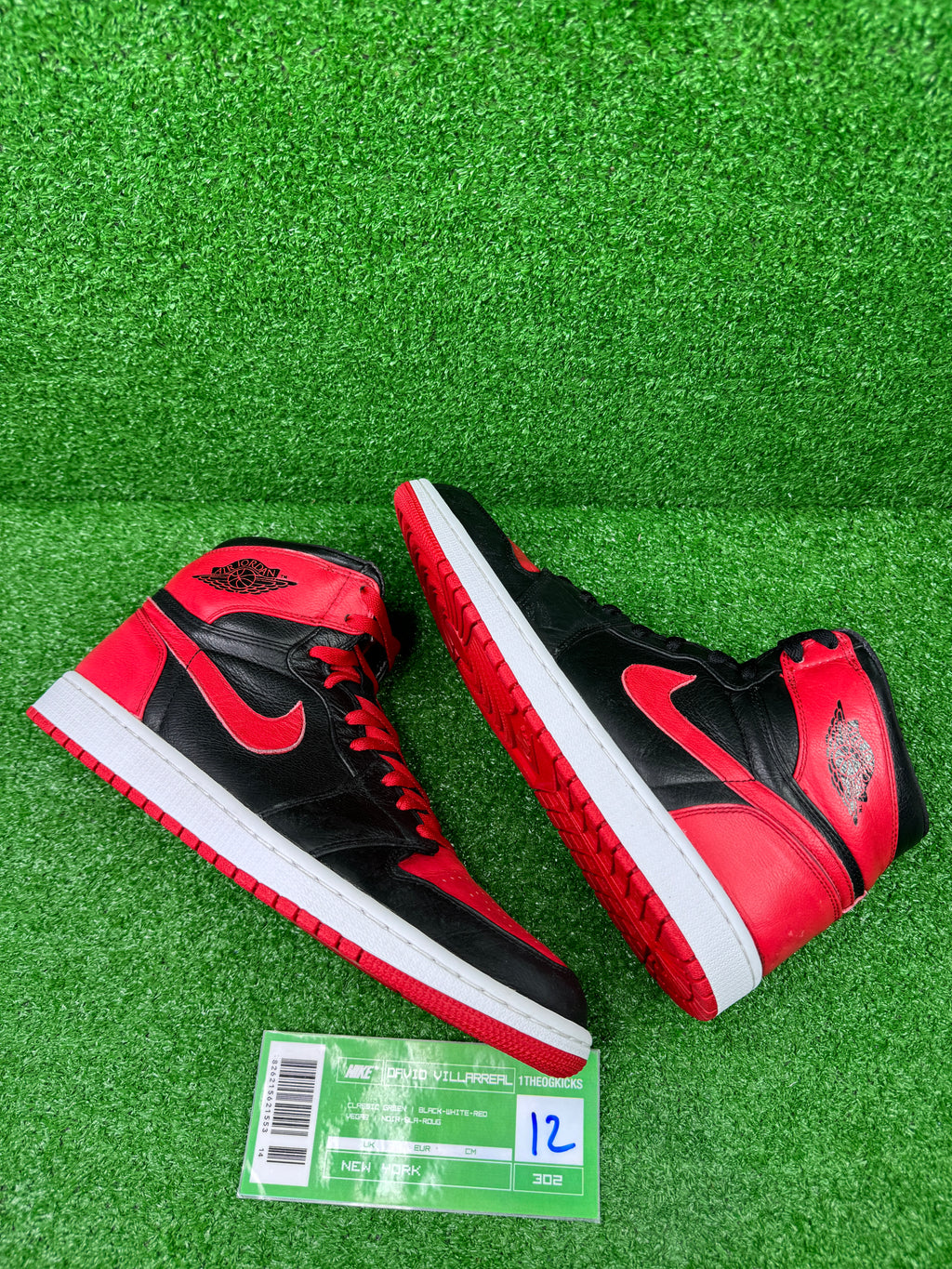 Air Jordan 1 Retro High 'Banned' 2011