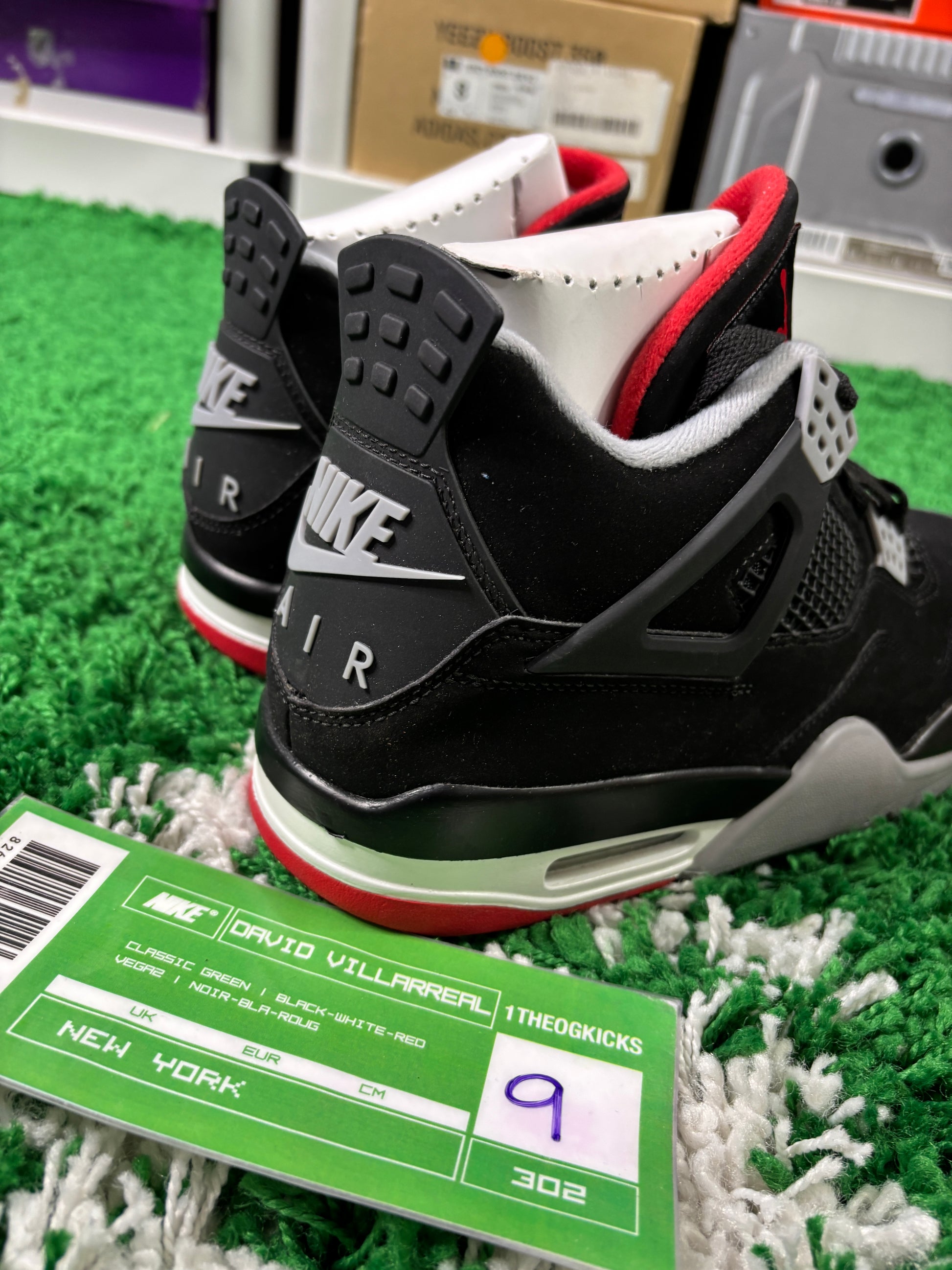 Jordan 4 Bred - Size 9