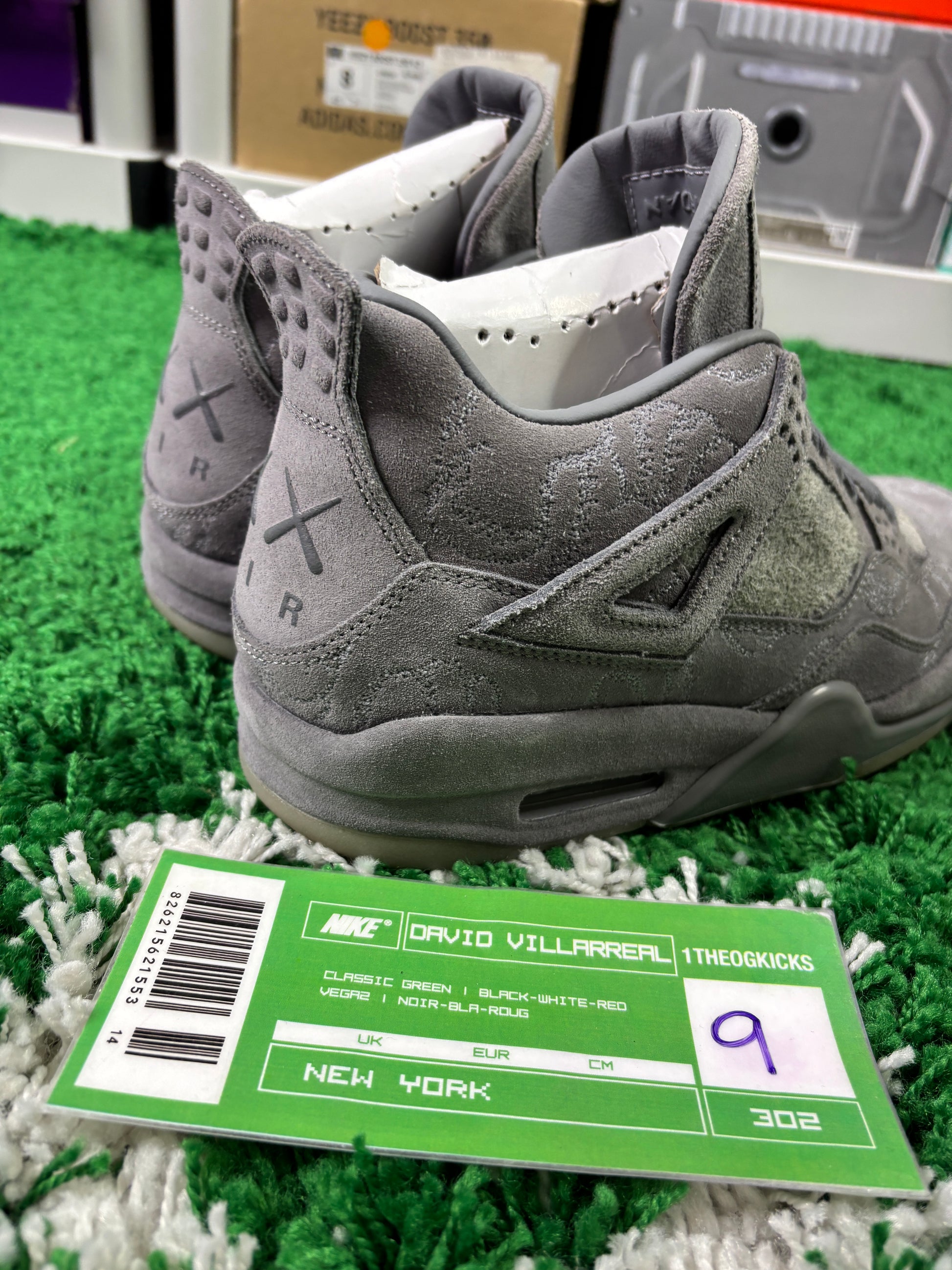 Jordan 4 Kaws Grey - Size 9