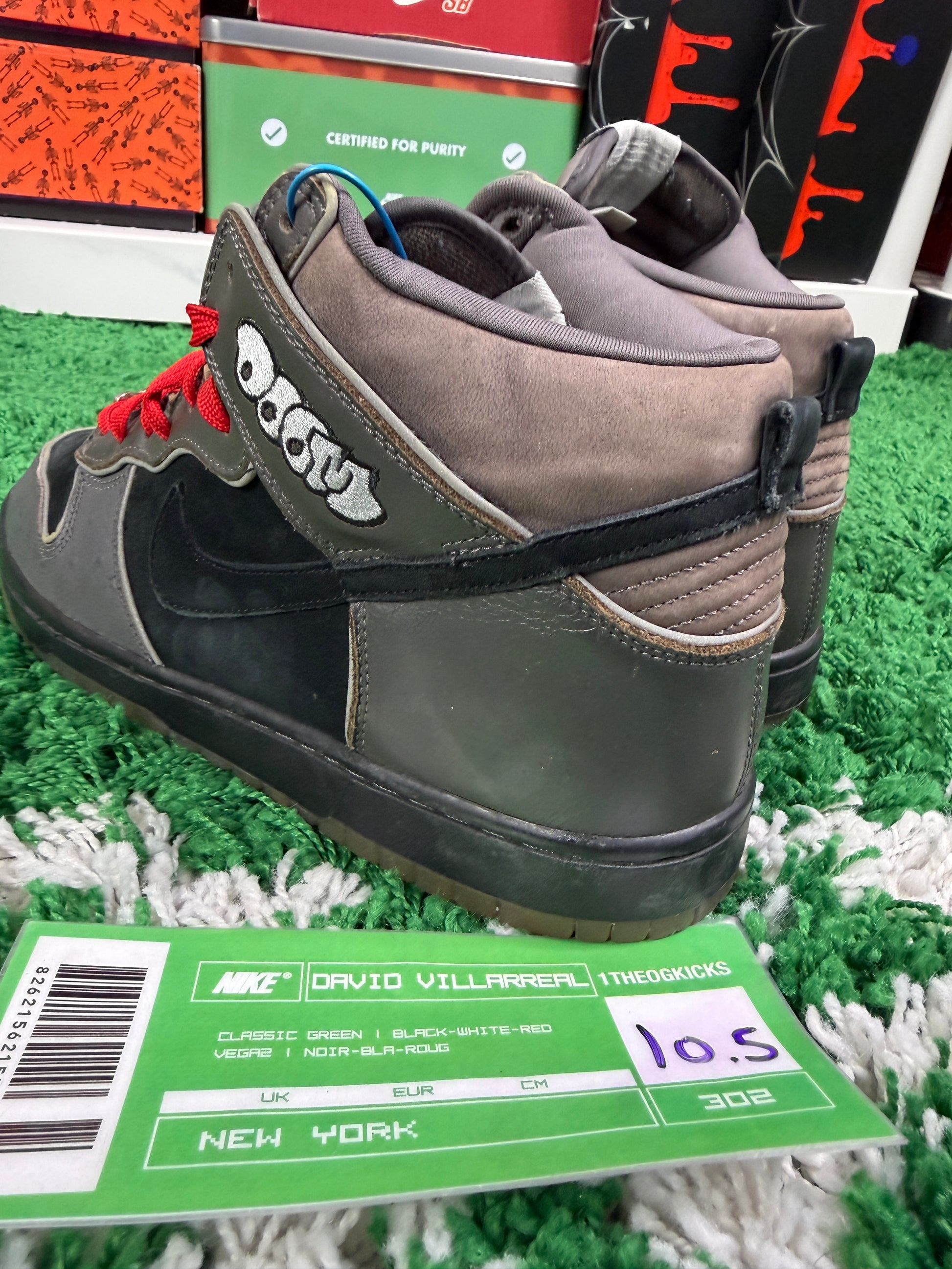 Nike Sb MF DOOM w/ Super 7 Figure - Size 10.5