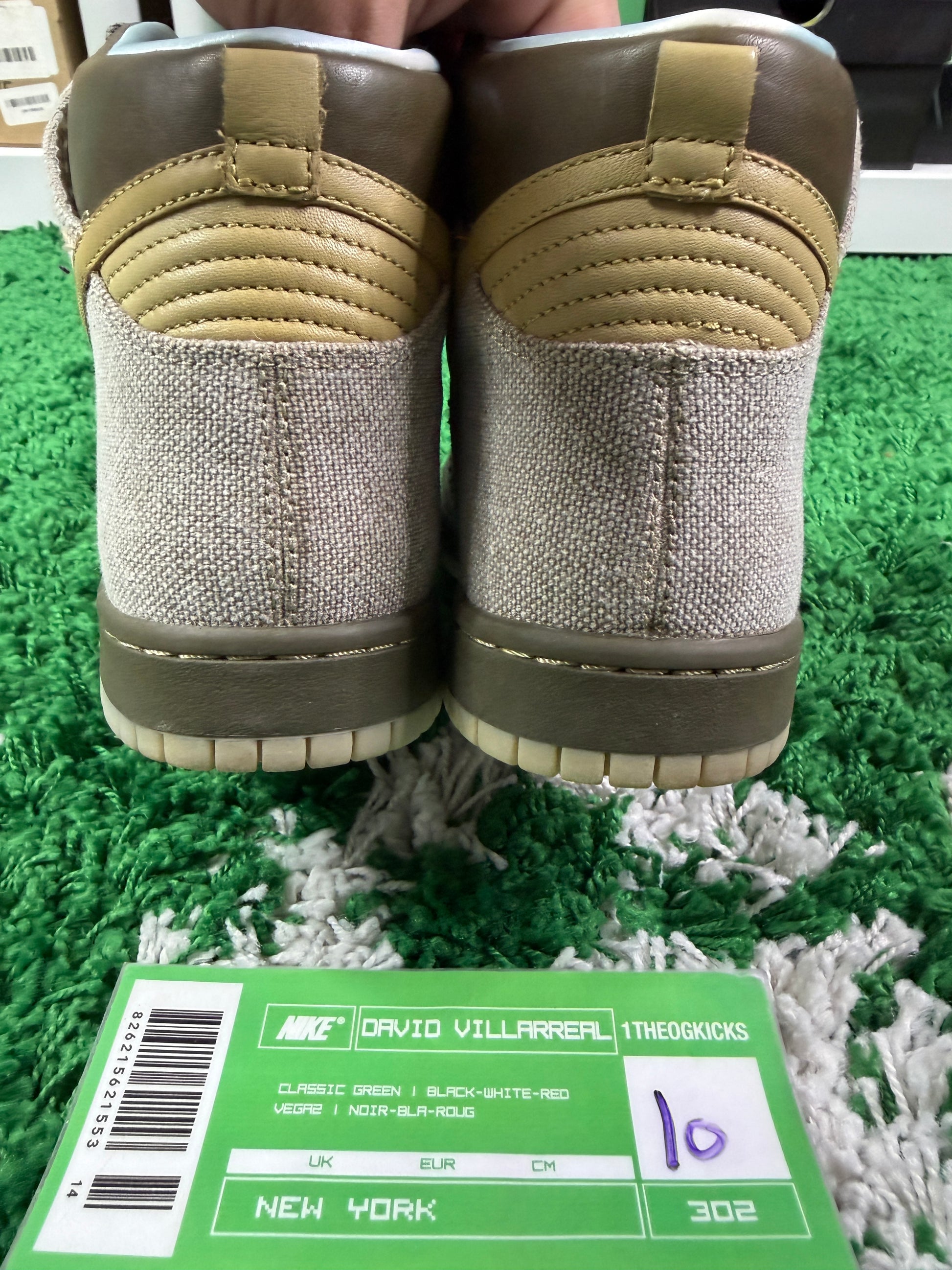 Nike Coraline - Size 10