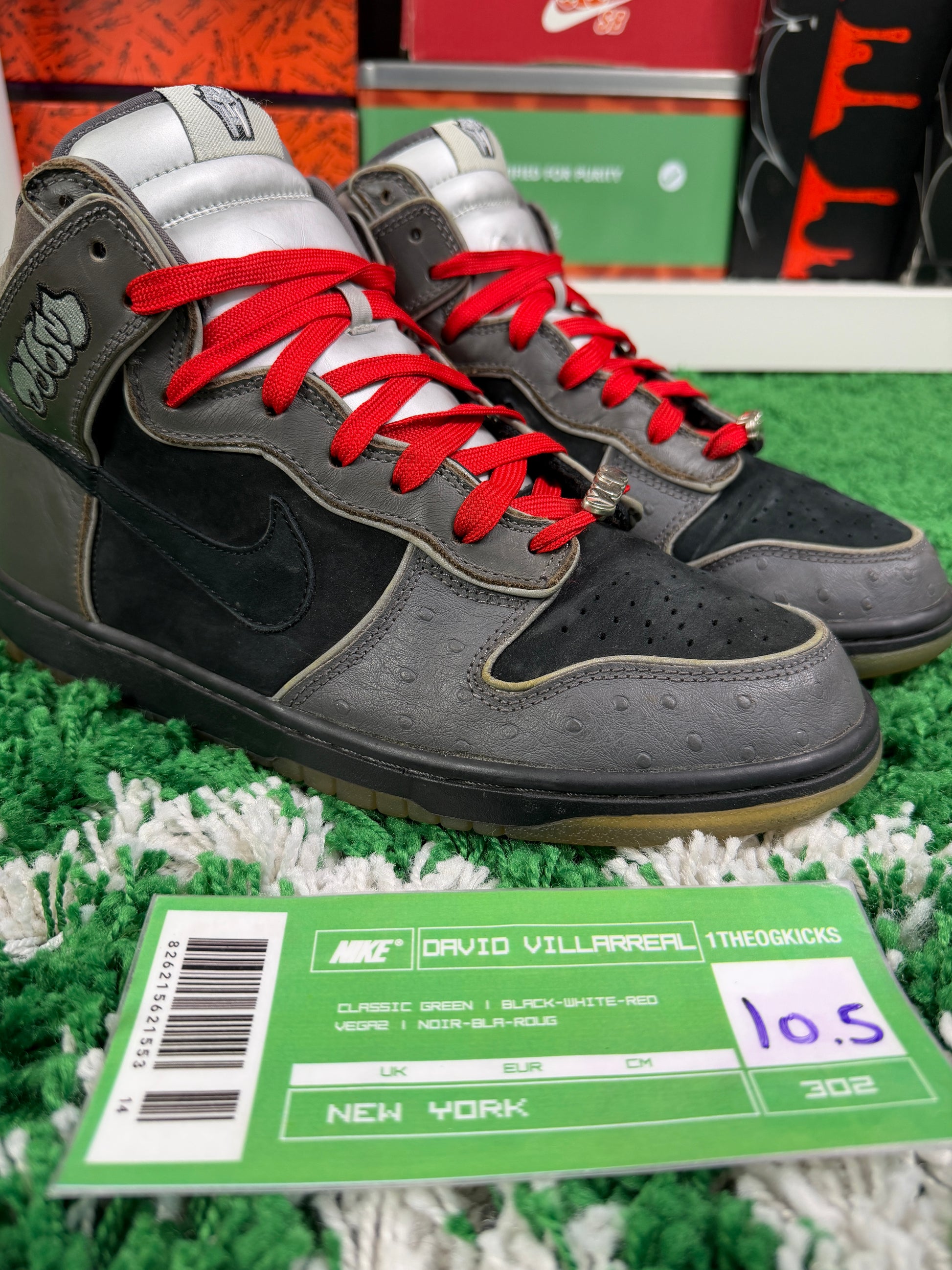 Nike Sb MF DOOM w/ Super 7 Figure - Size 10.5