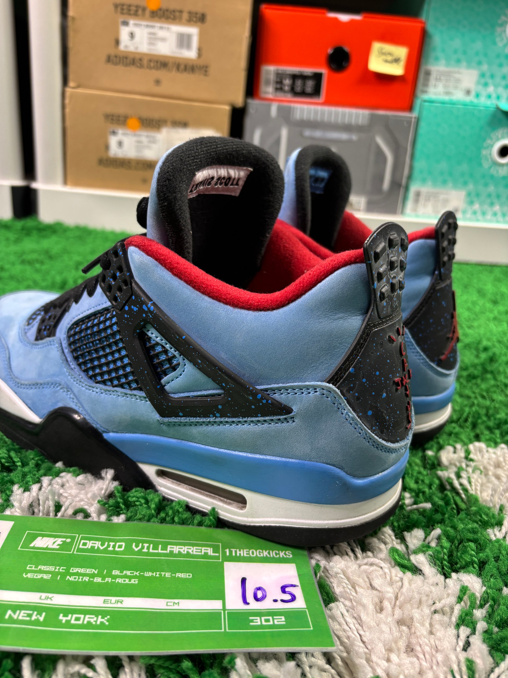 Jordan 4 Travis Scotts - Size 10.5