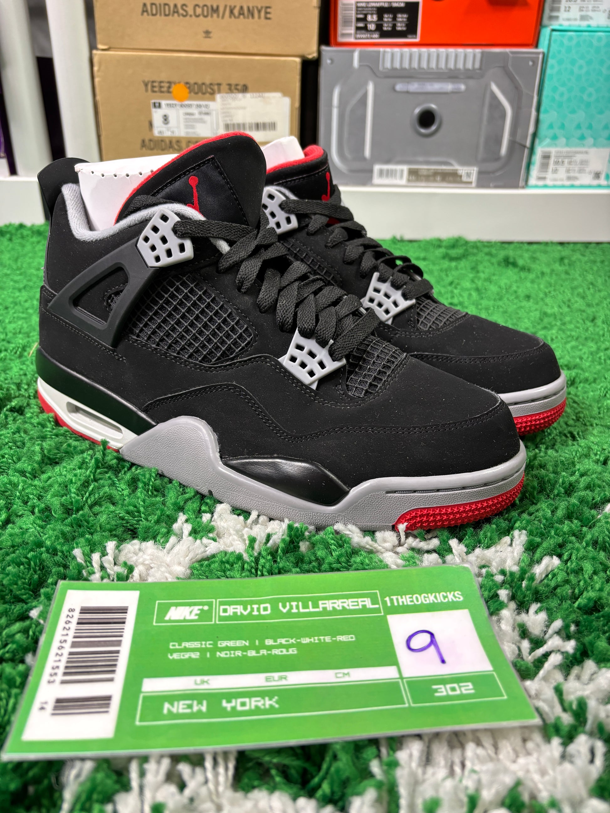 Jordan 4 Bred - Size 9