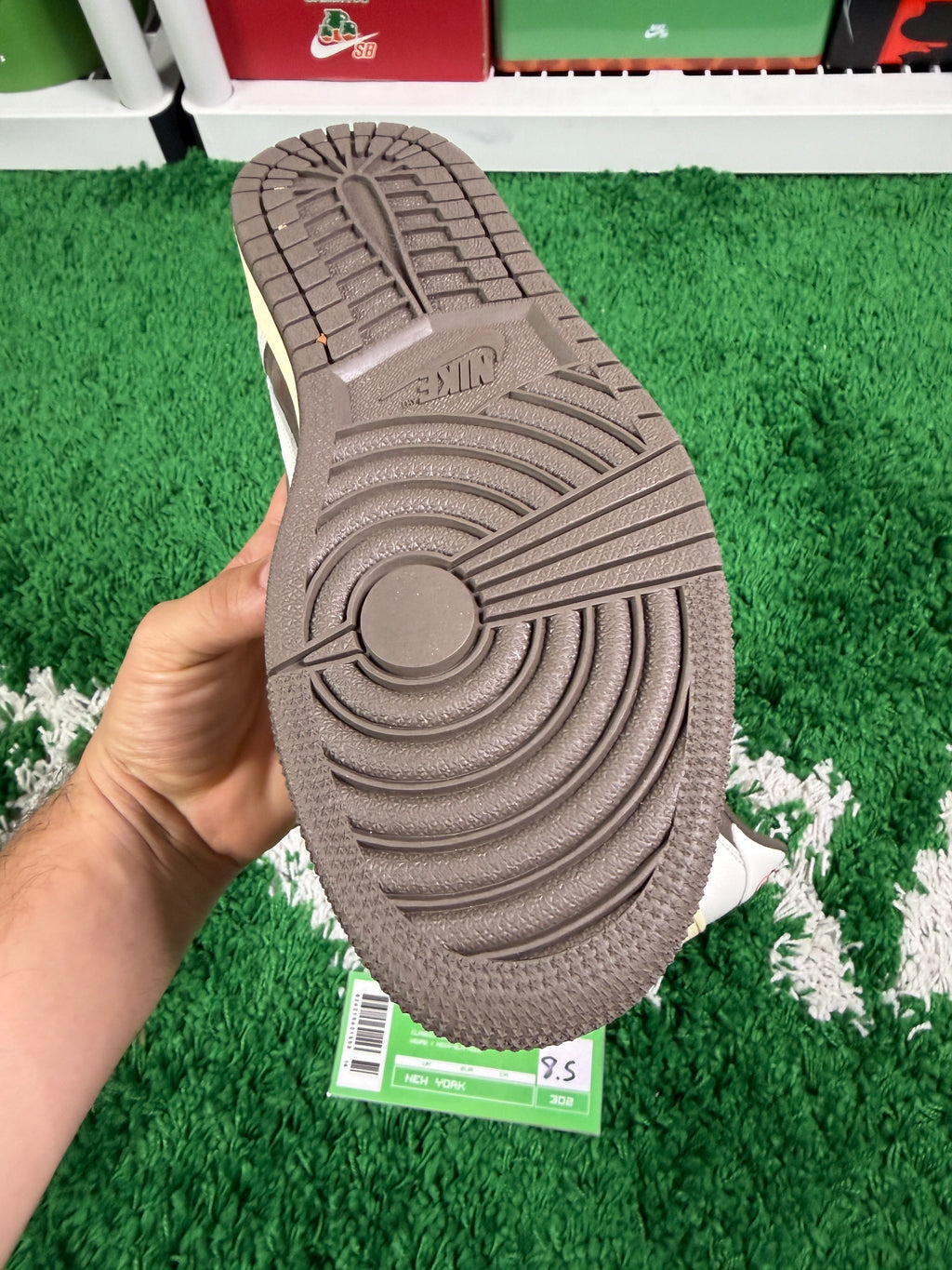 Jordan 1 Low Travis Scott Reverse Mocha - Size 8.5