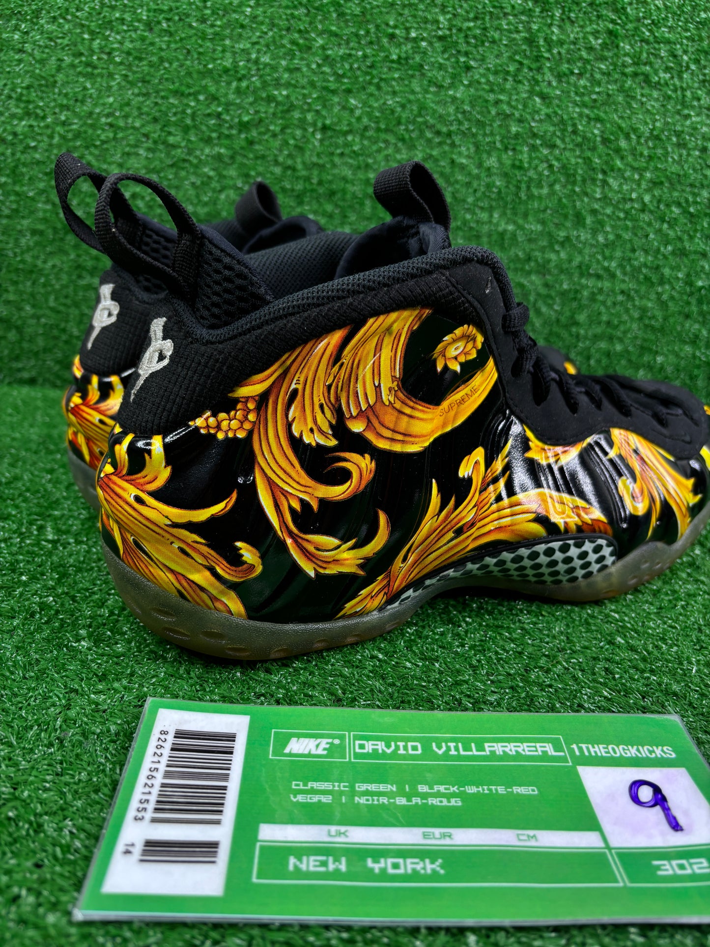 Nike Supreme Foamposite - Size 9