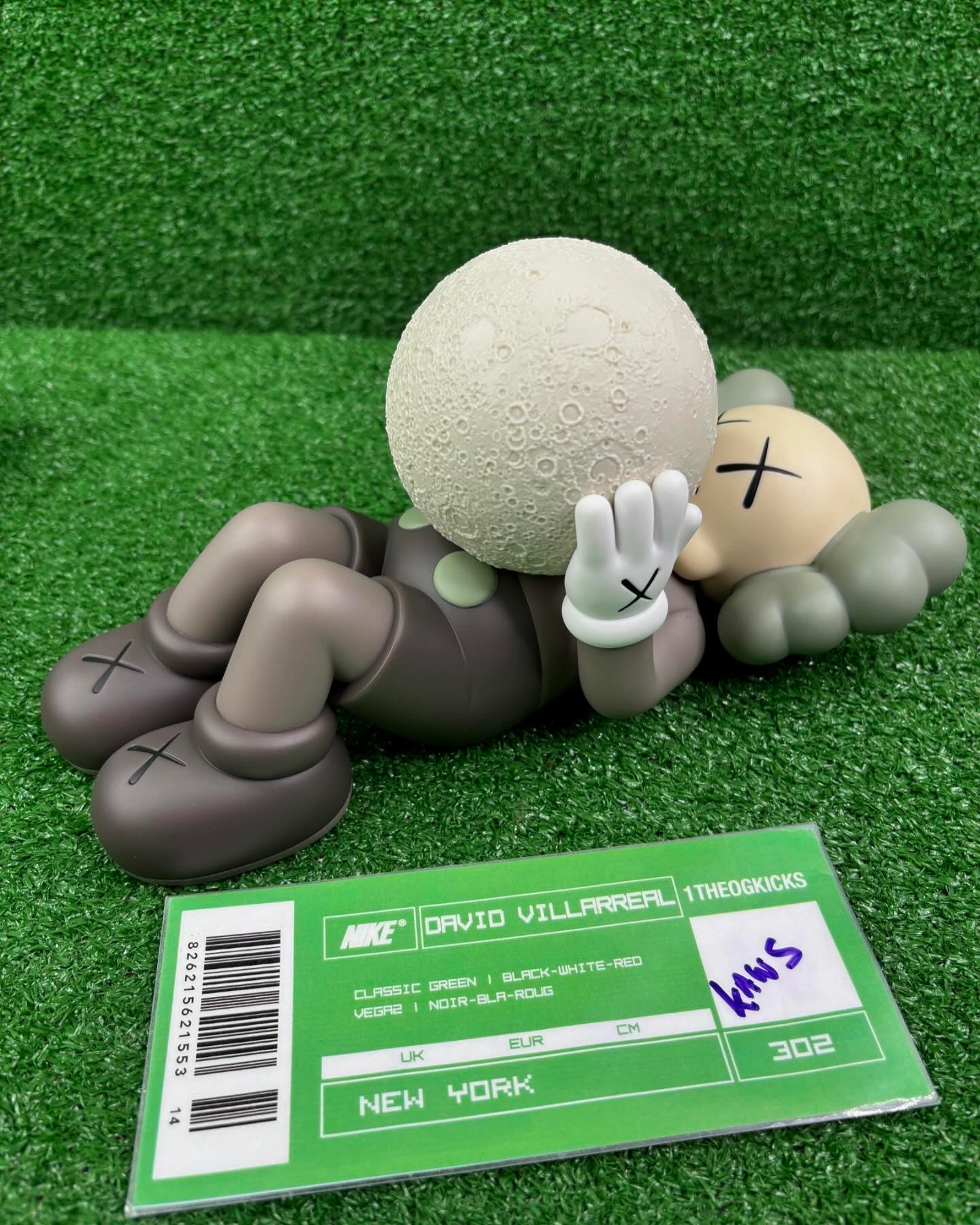 Kaws Holiday Shanghai Set