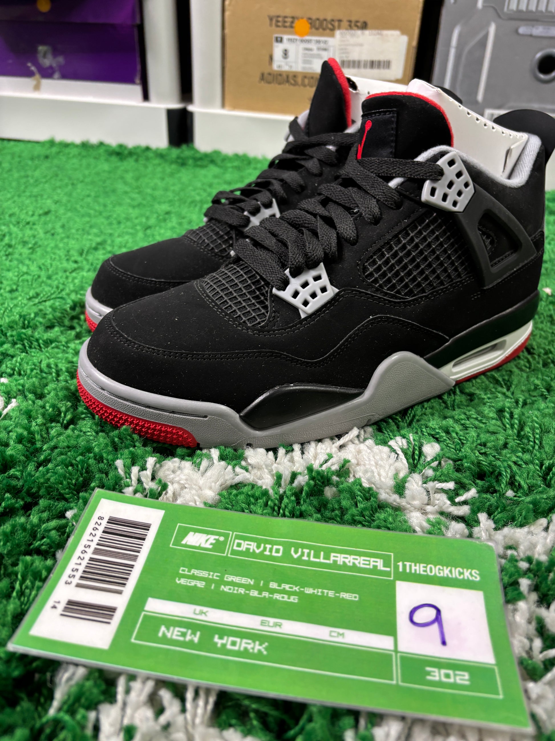 Jordan 4 Bred - Size 9