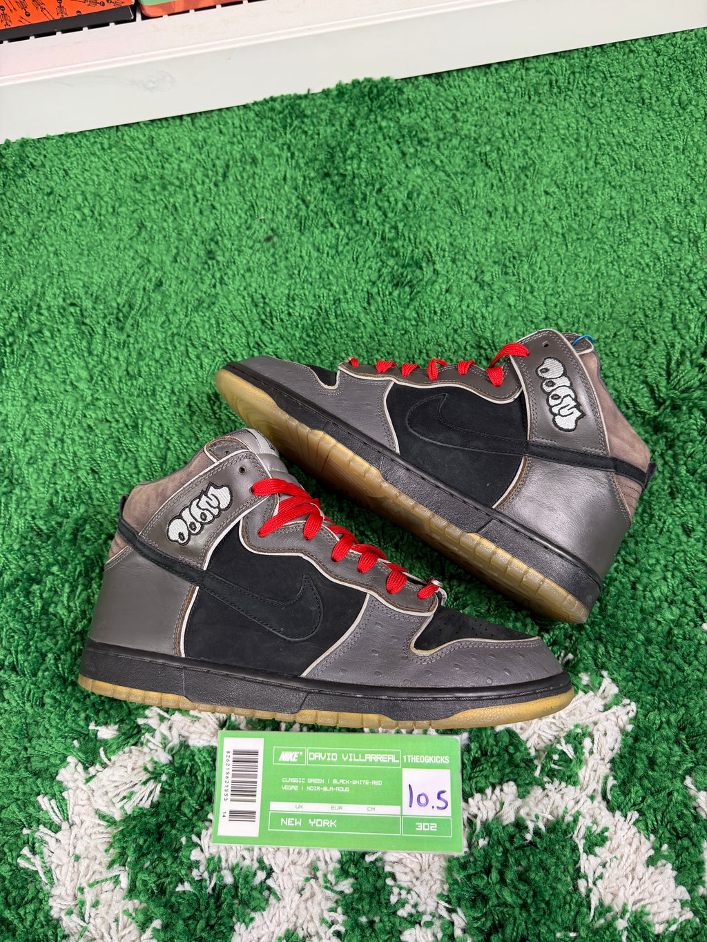 Nike Sb MF DOOM w/ Super 7 Figure - Size 10.5