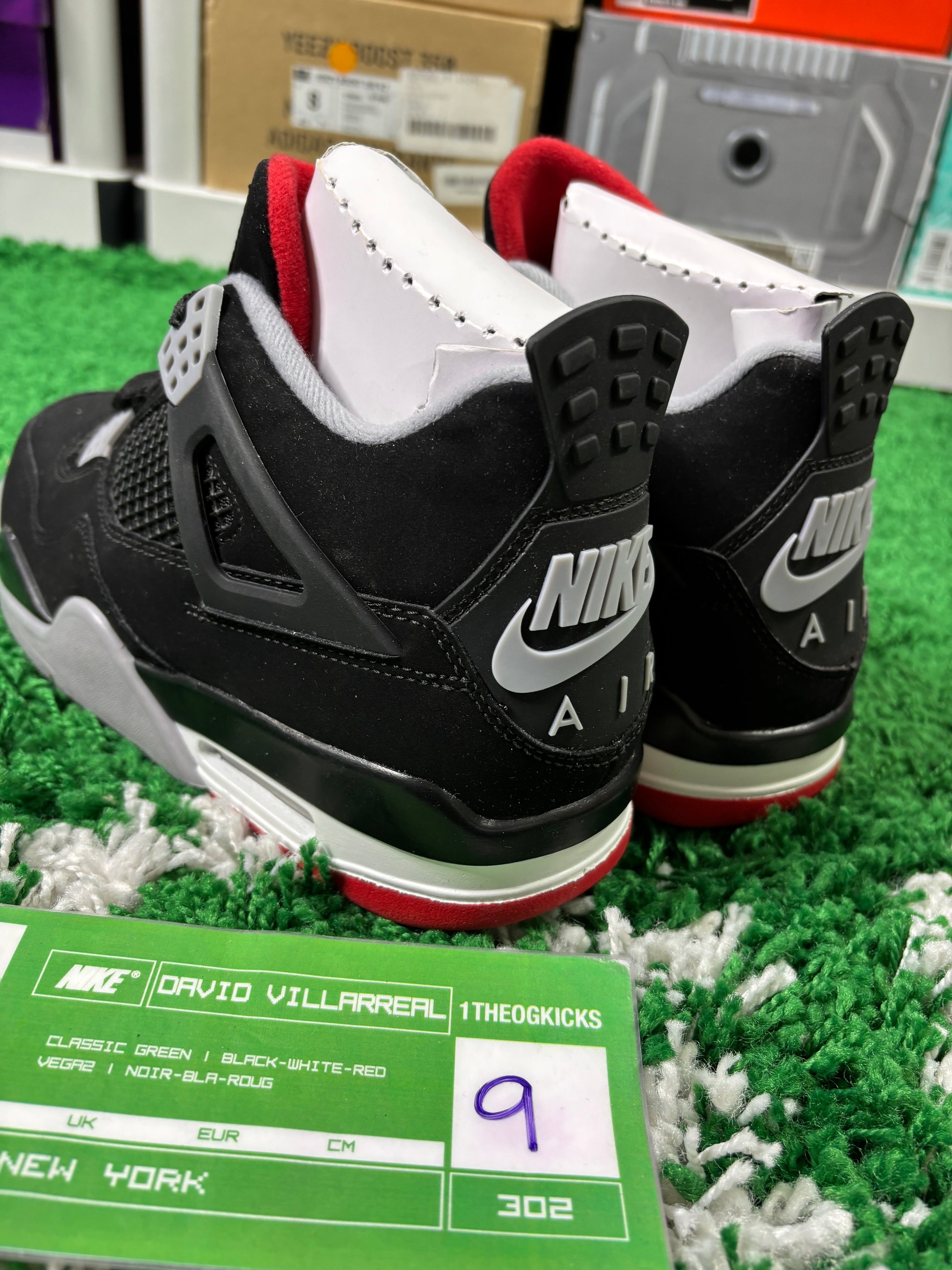 Jordan 4 Bred - Size 9