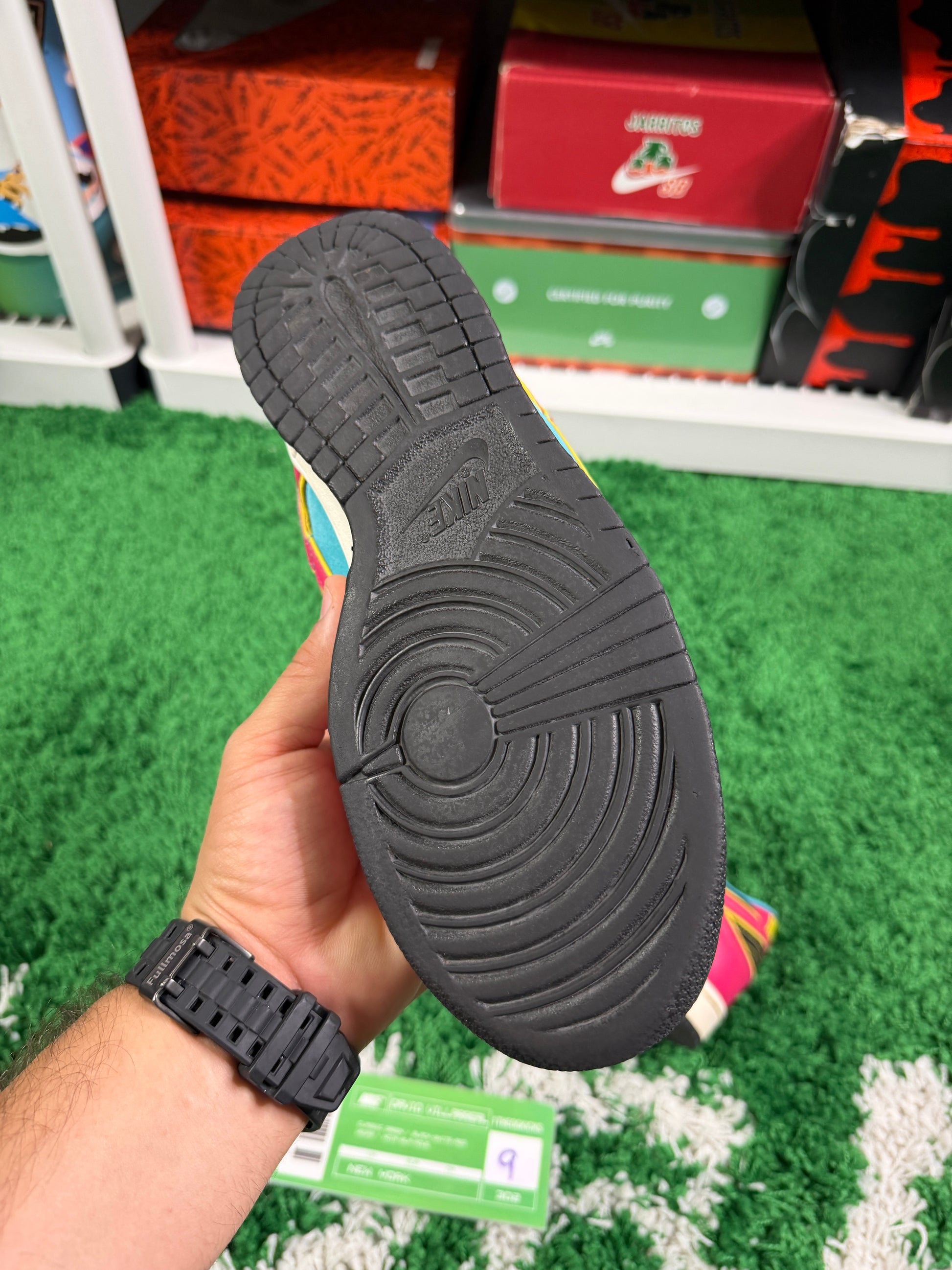 Nike Sb Ms. Pac-Man- Size 9