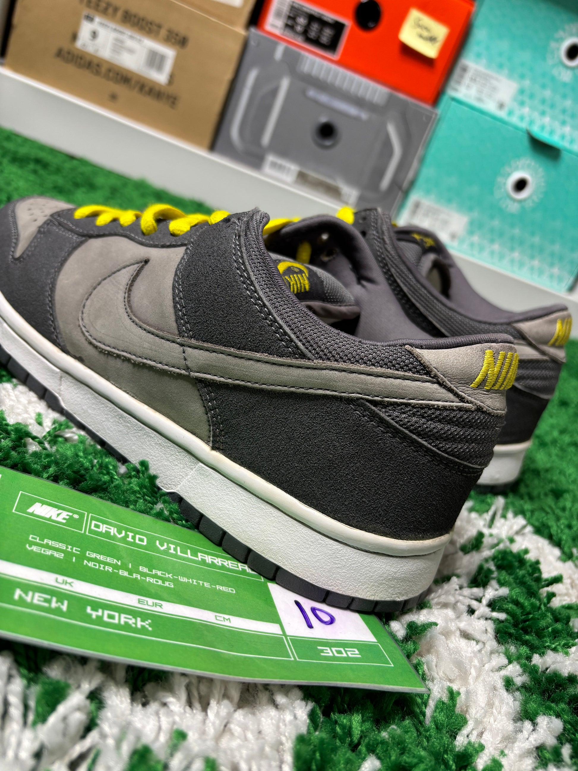Nike Pro B Lightning - Size 10