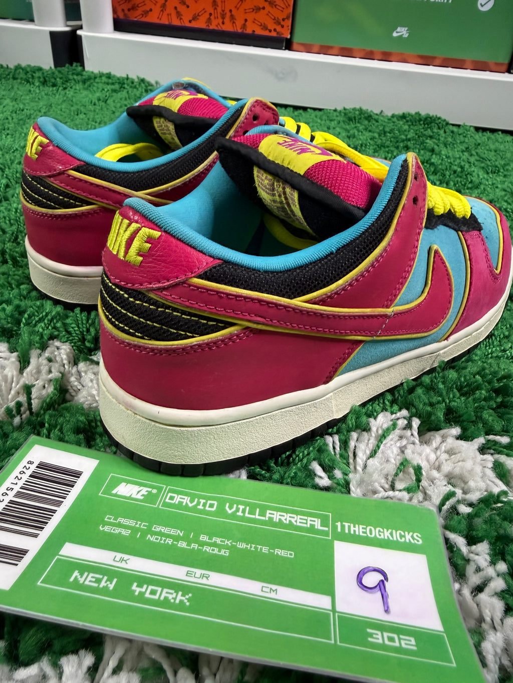 Nike Sb Ms. Pac-Man- Size 9