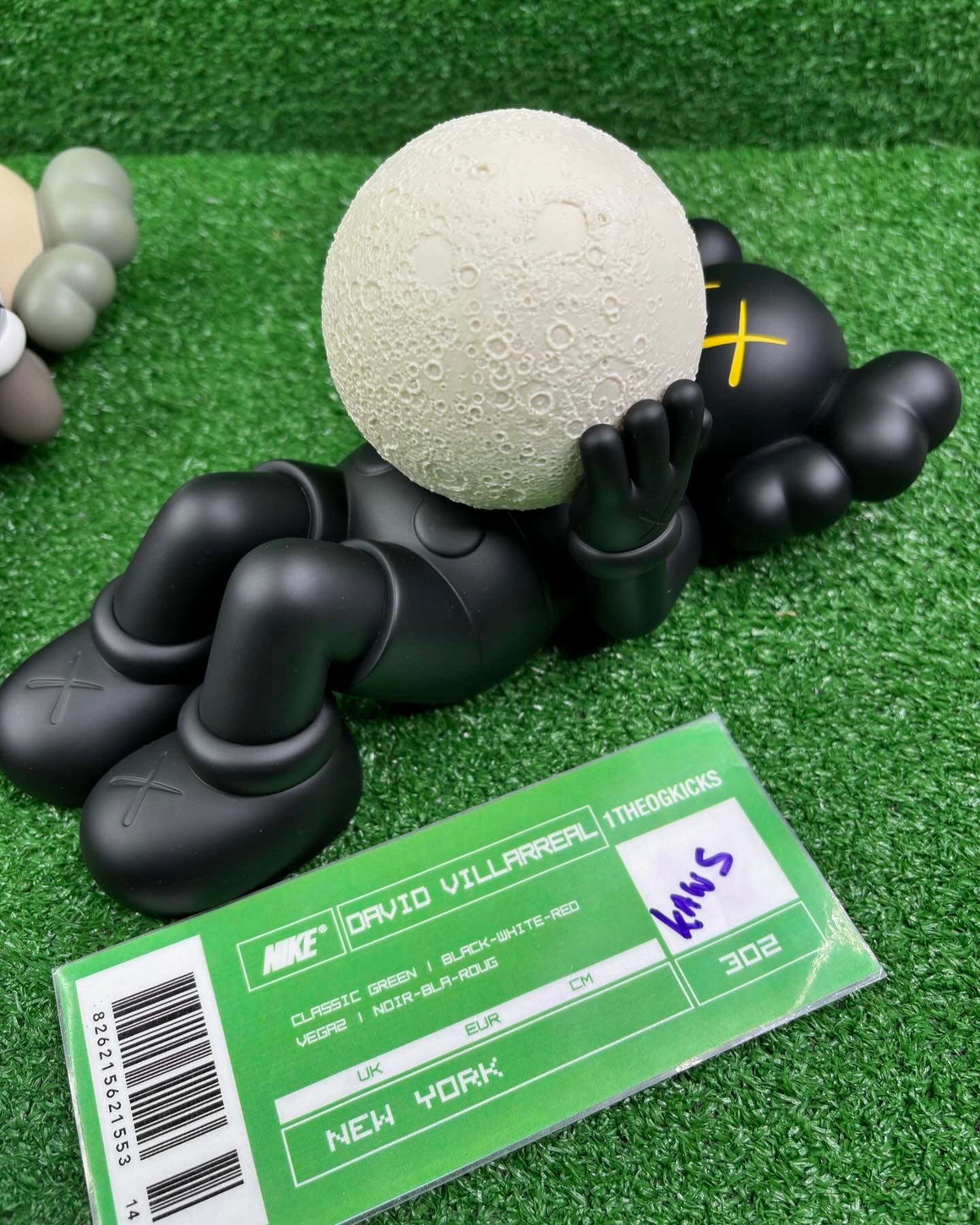 Kaws Holiday Shanghai Set