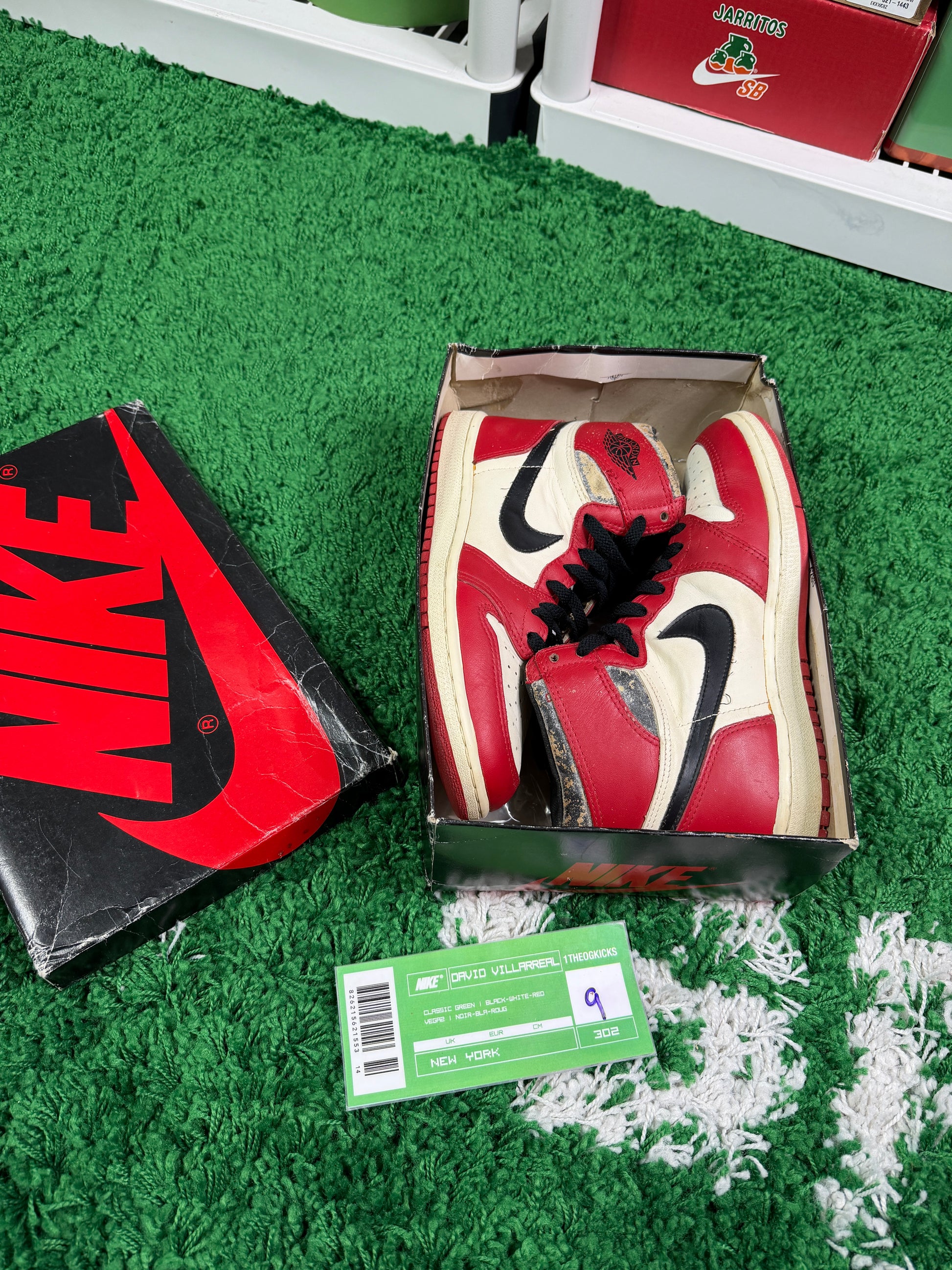 Air Jordan 1 Chicago 1985 - Size 9