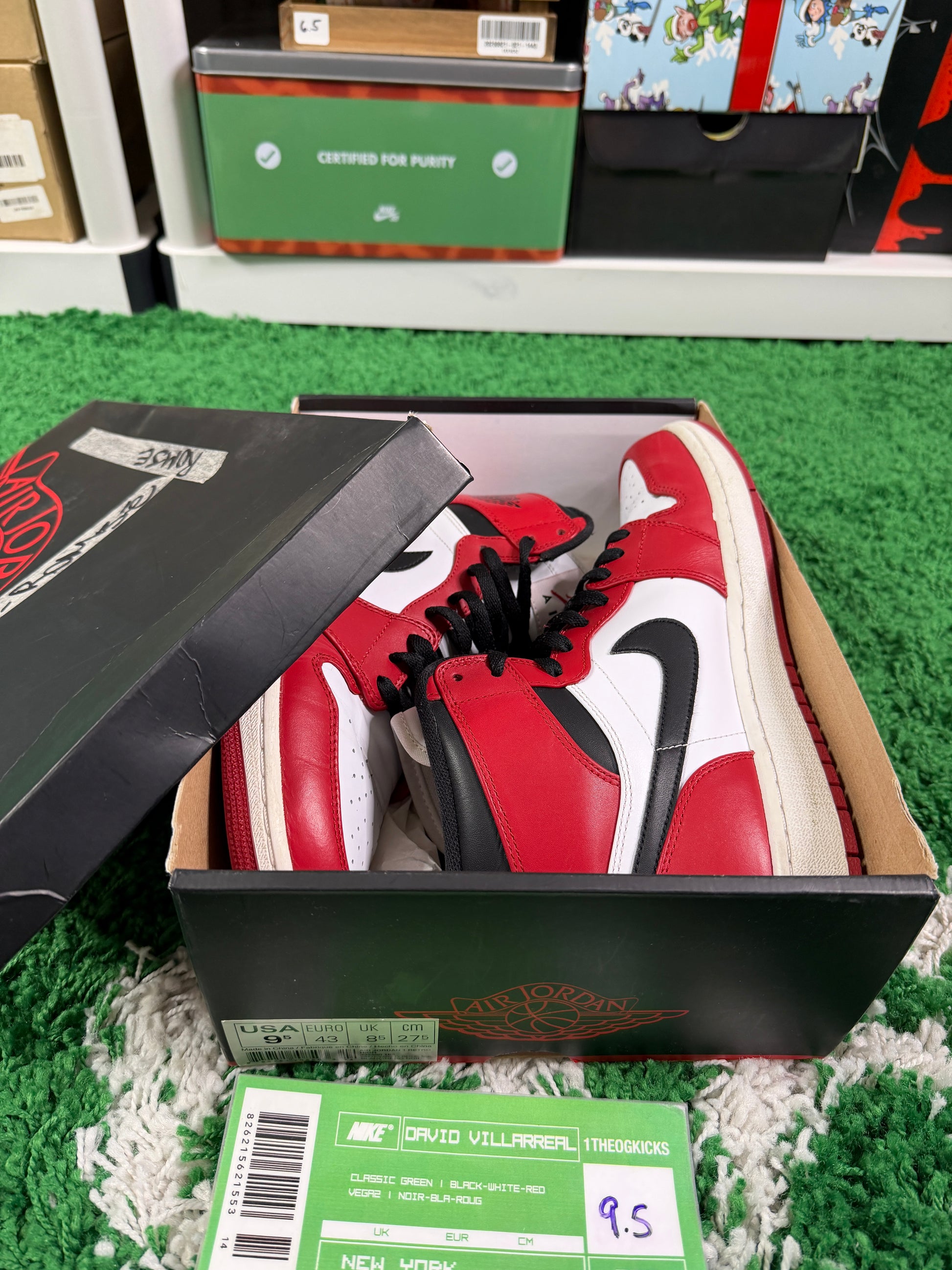 Air Jordan 1 Chicago - Size 9.5