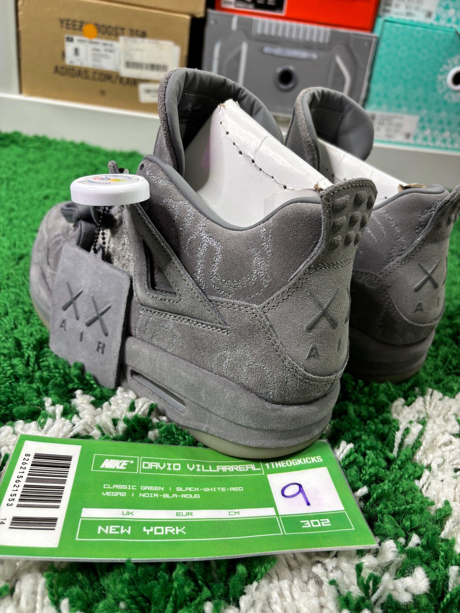 Jordan 4 Kaws Grey - Size 9