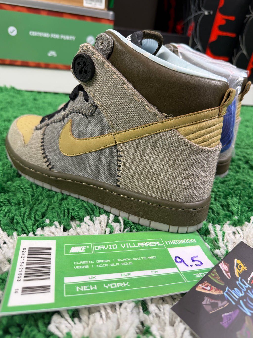 Nike Coraline Sp Big Button Pair - Size 9.5