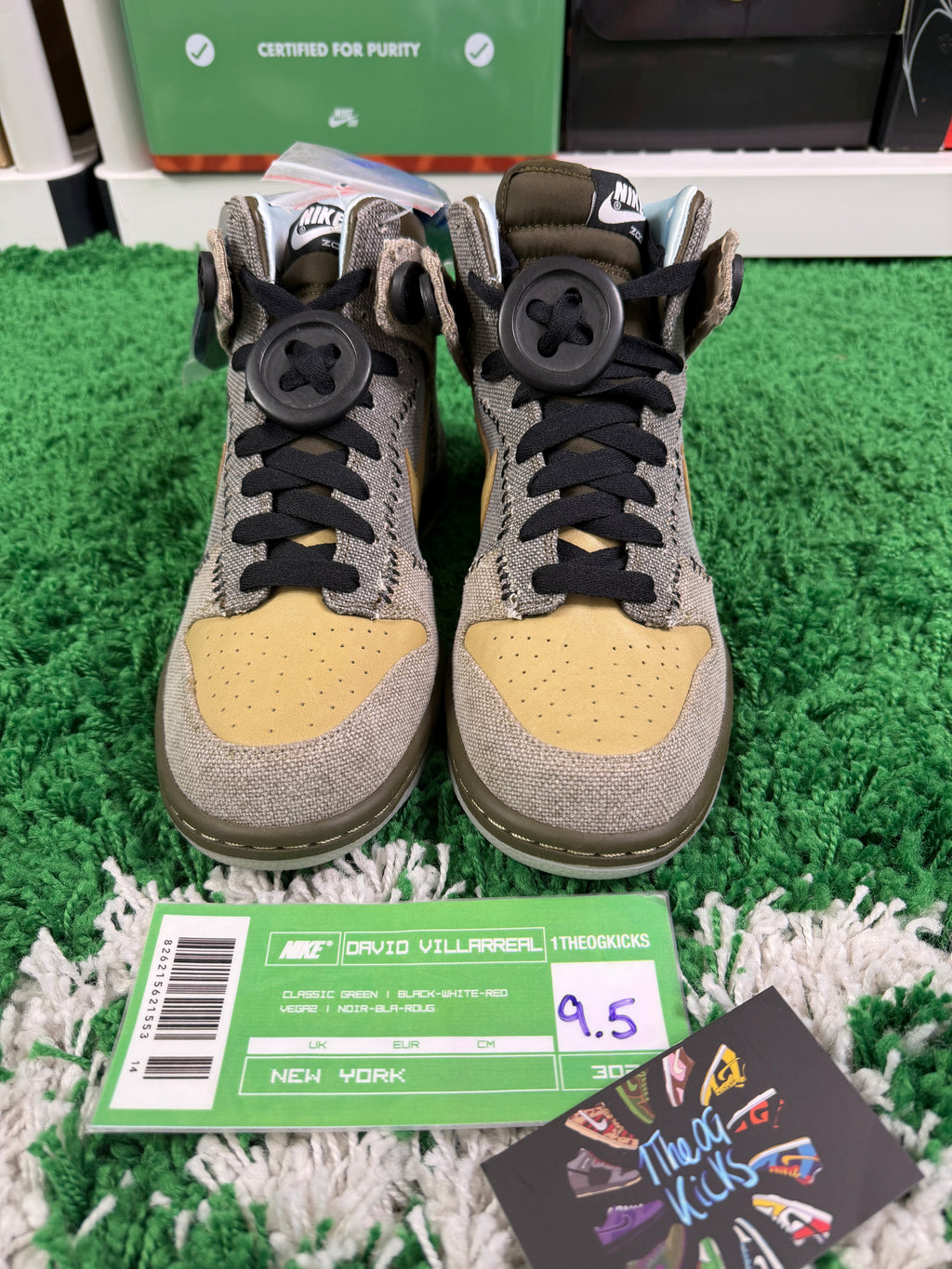 Nike Coraline Sp Big Button Pair - Size 9.5