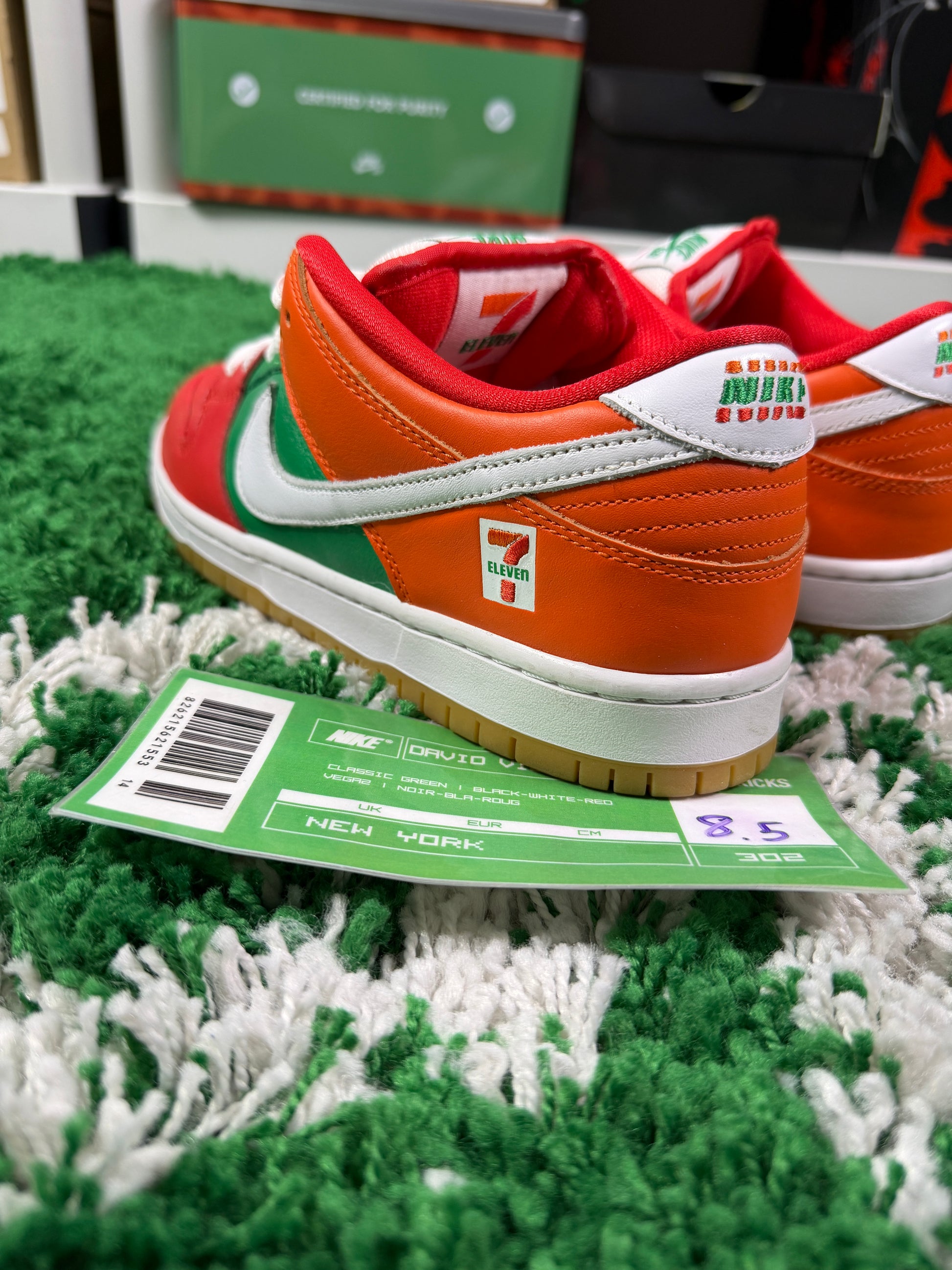 Nike Sb 7/11 - Size 8.5