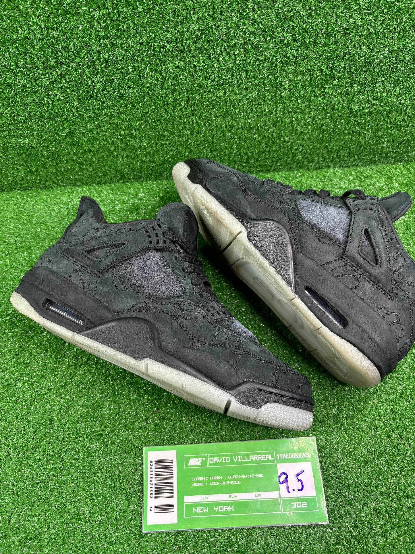 Jordan 4 Kaws Black - Size 9.5