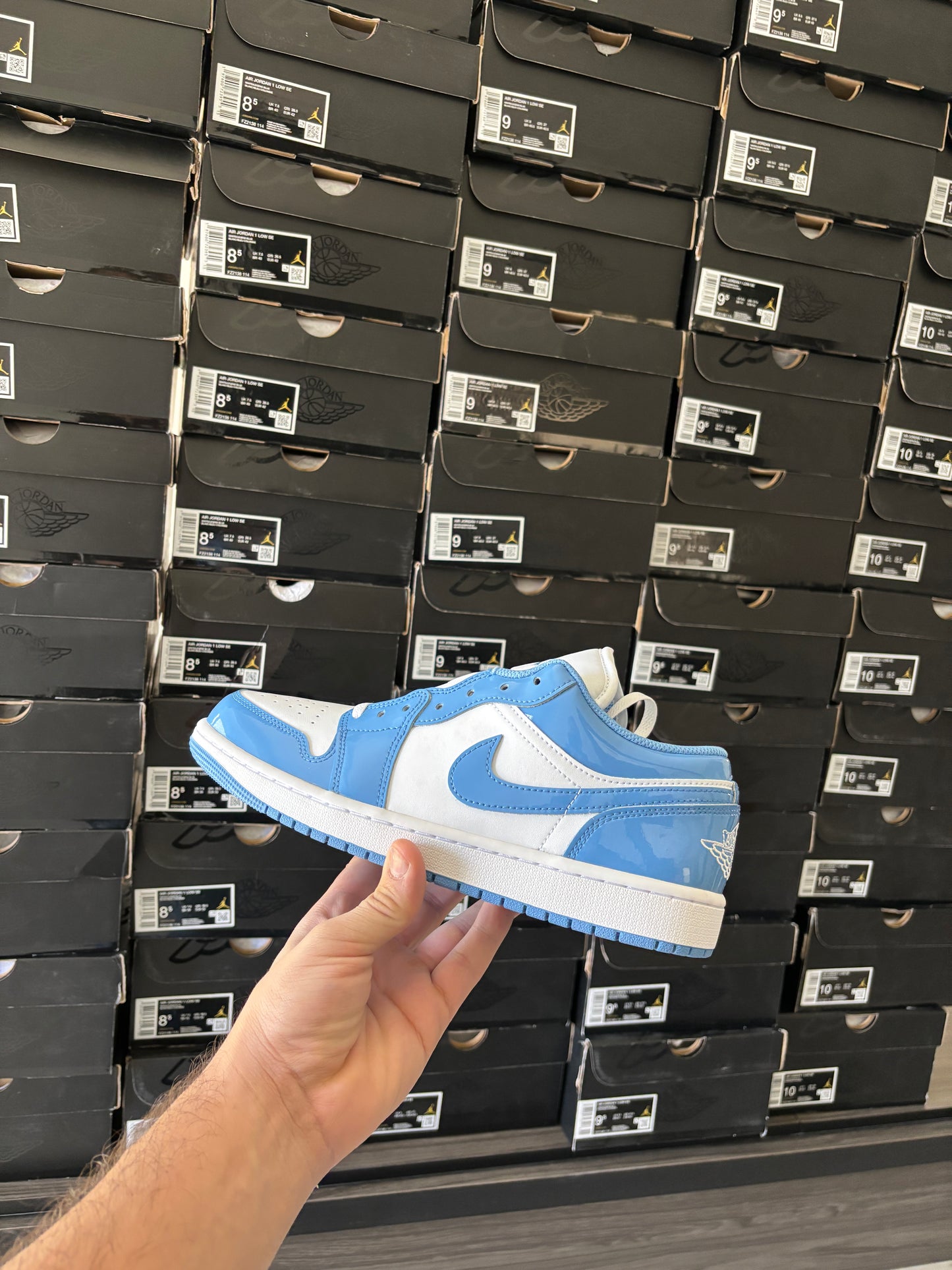 Air Jordan 1 Low SE 'Legend Blue' - Size 9.5