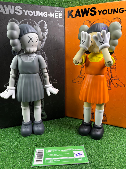 Kaws Young-Hee Vinyl Figure Set