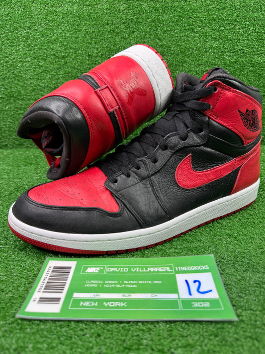 Air Jordan 1 Retro High 'Banned' 2011