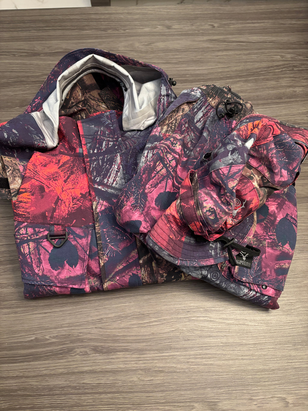 Supreme SOUTH2 WEST8 River Trek Set - Size L