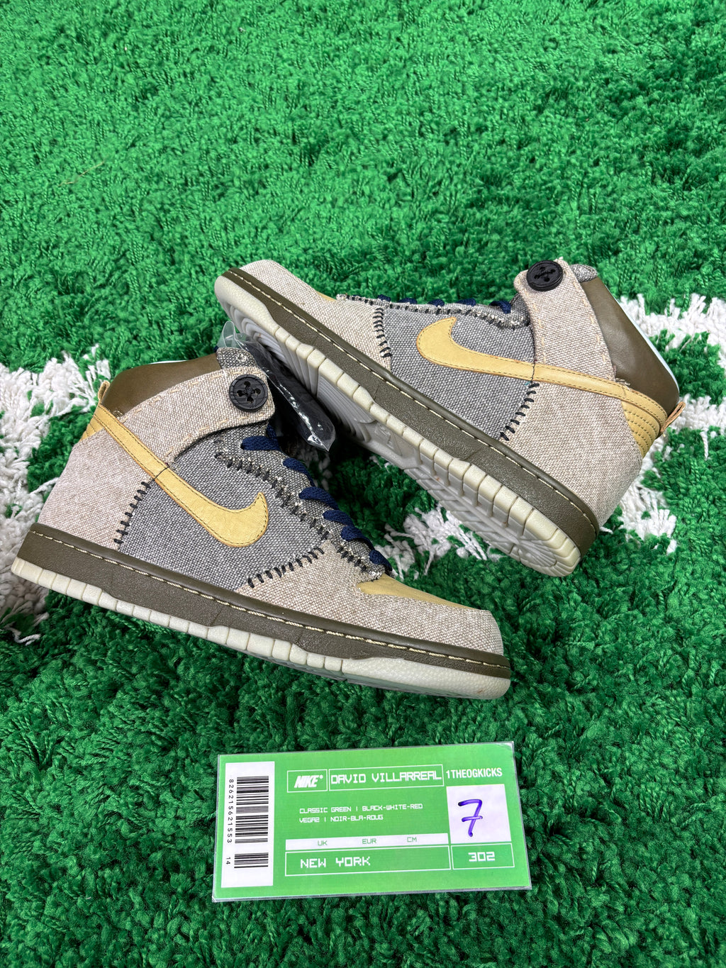 Nike Coraline - Size 7