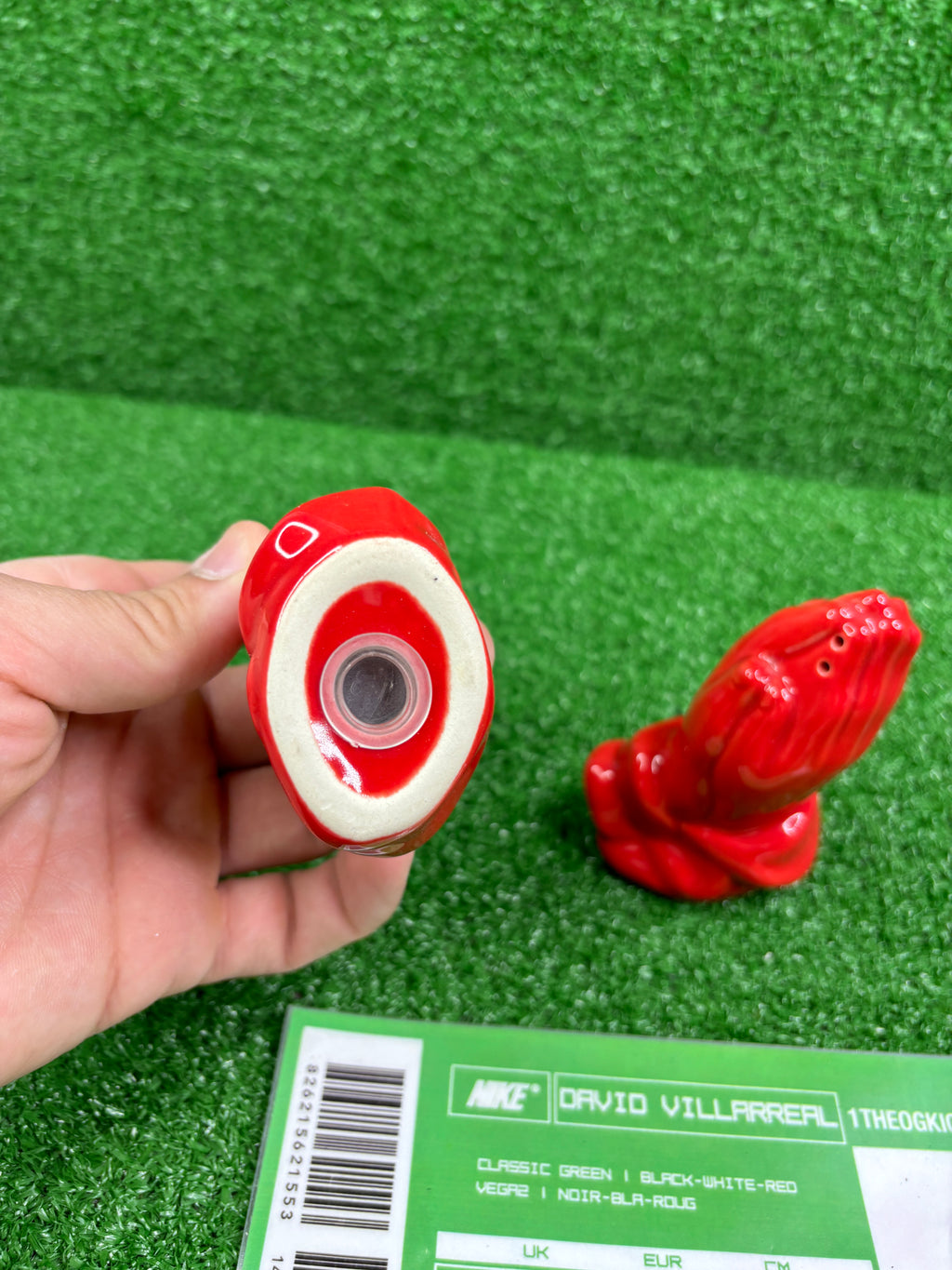 SS13 Salt & Pepper Shakers Red praying hand