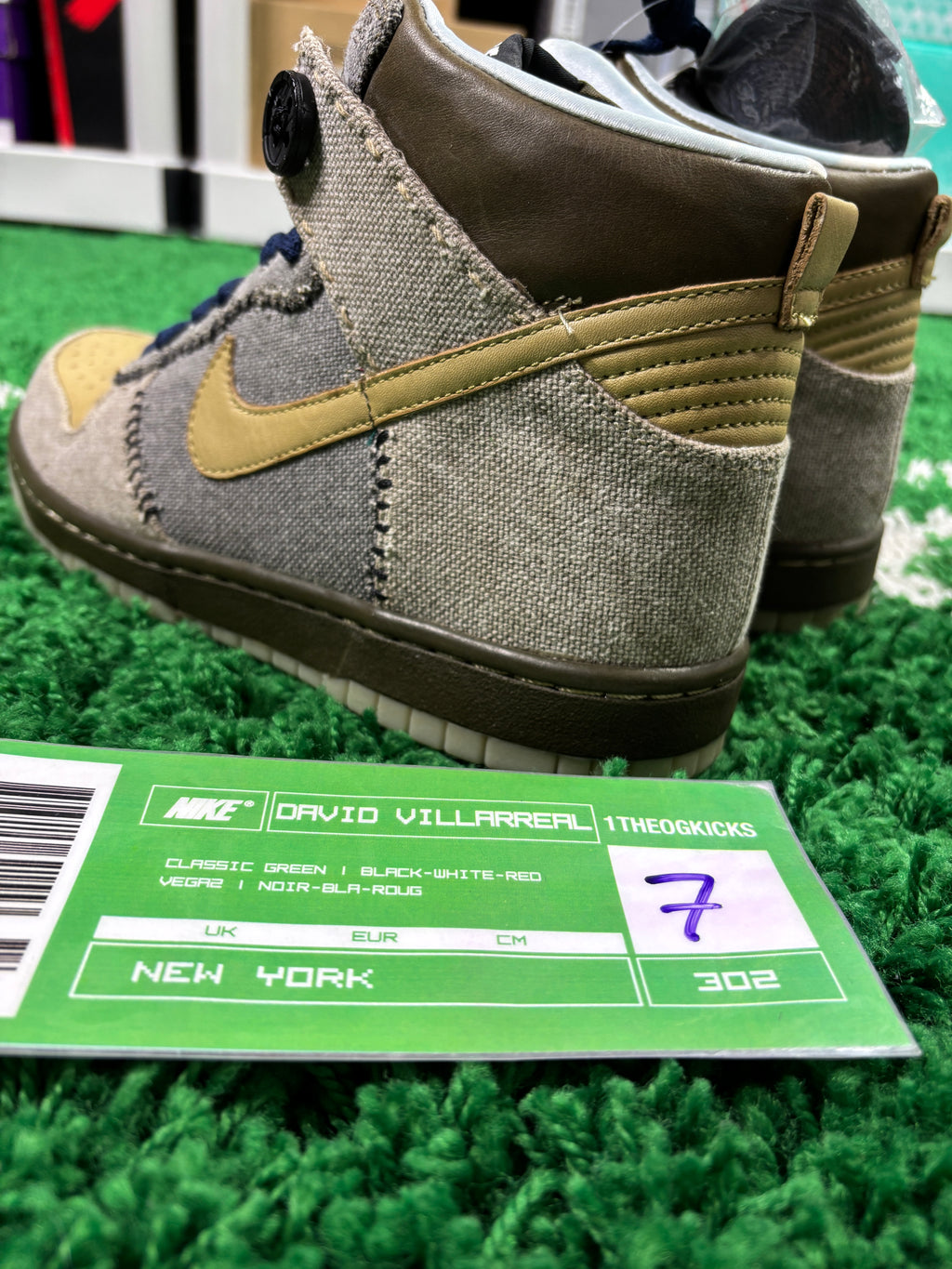 Nike Coraline - Size 7