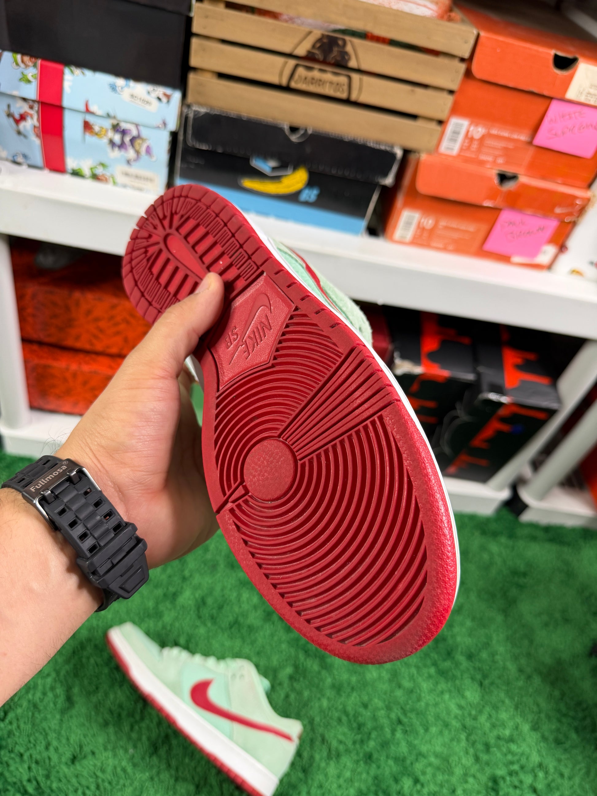 Nike Sb Green Mint Red - Size 9